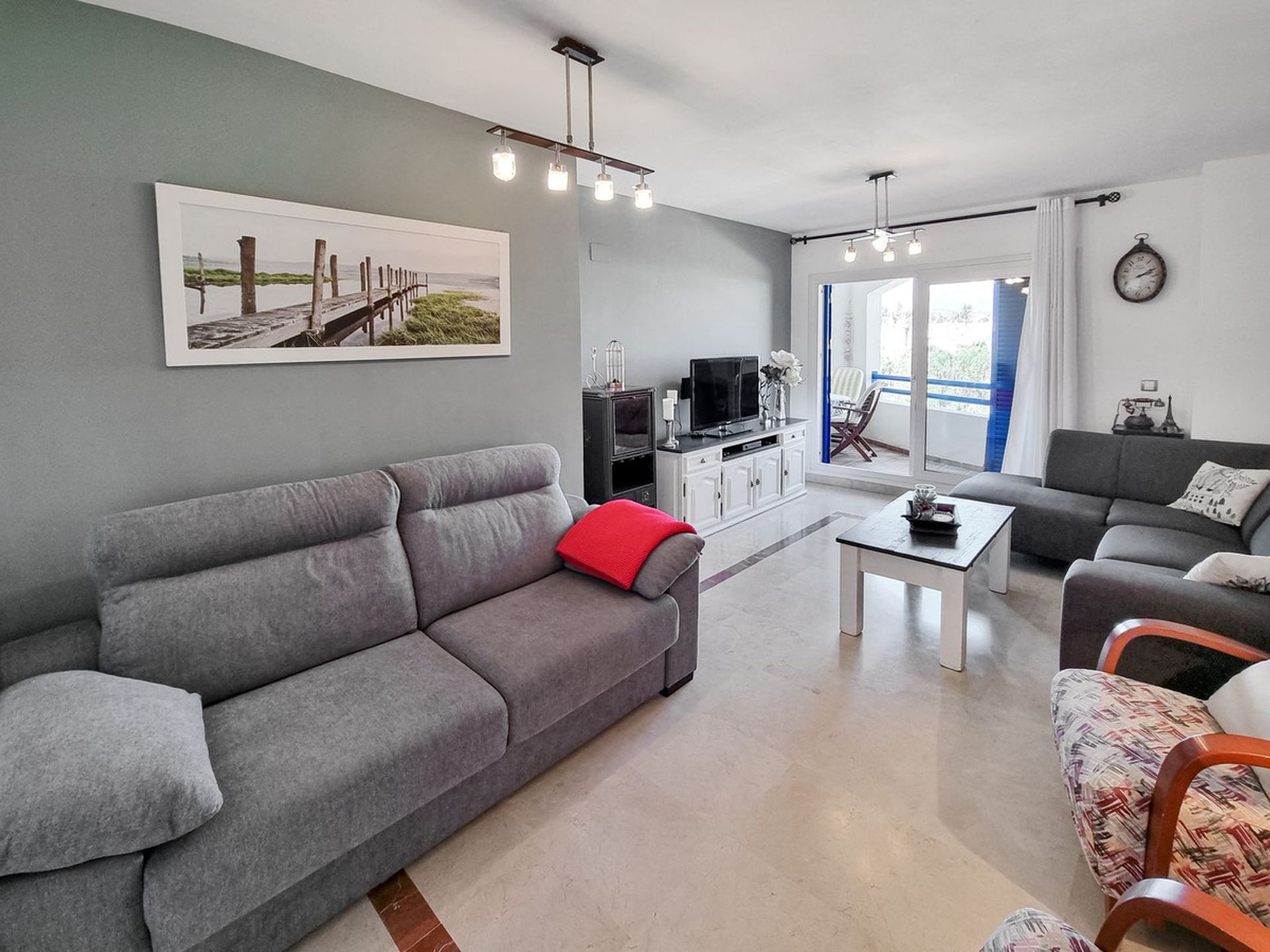 Condominium dans San Luis de Sabinillas, Andalousie 10894922