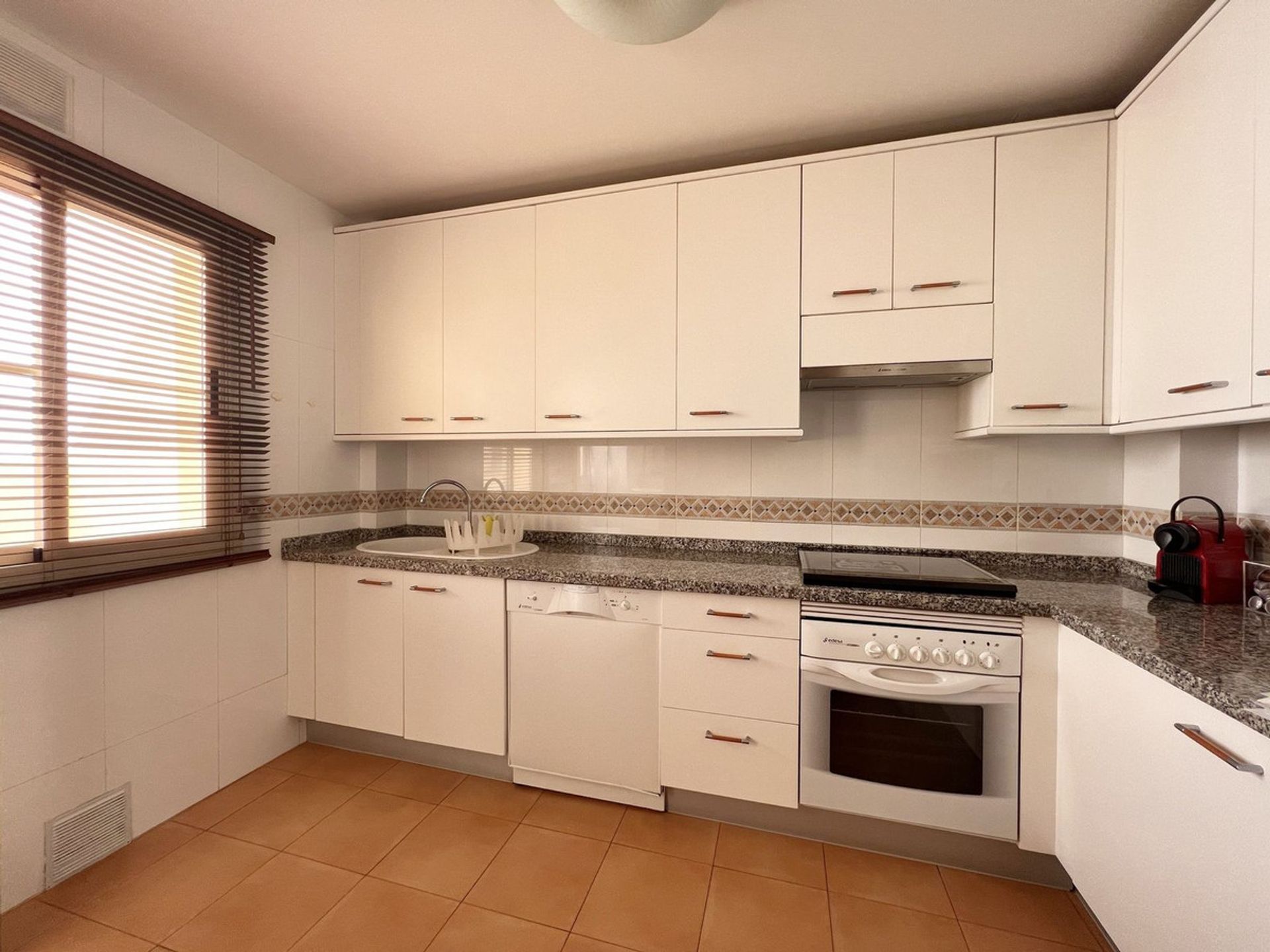 Condominium in Fuengirola, Andalucía 10895000