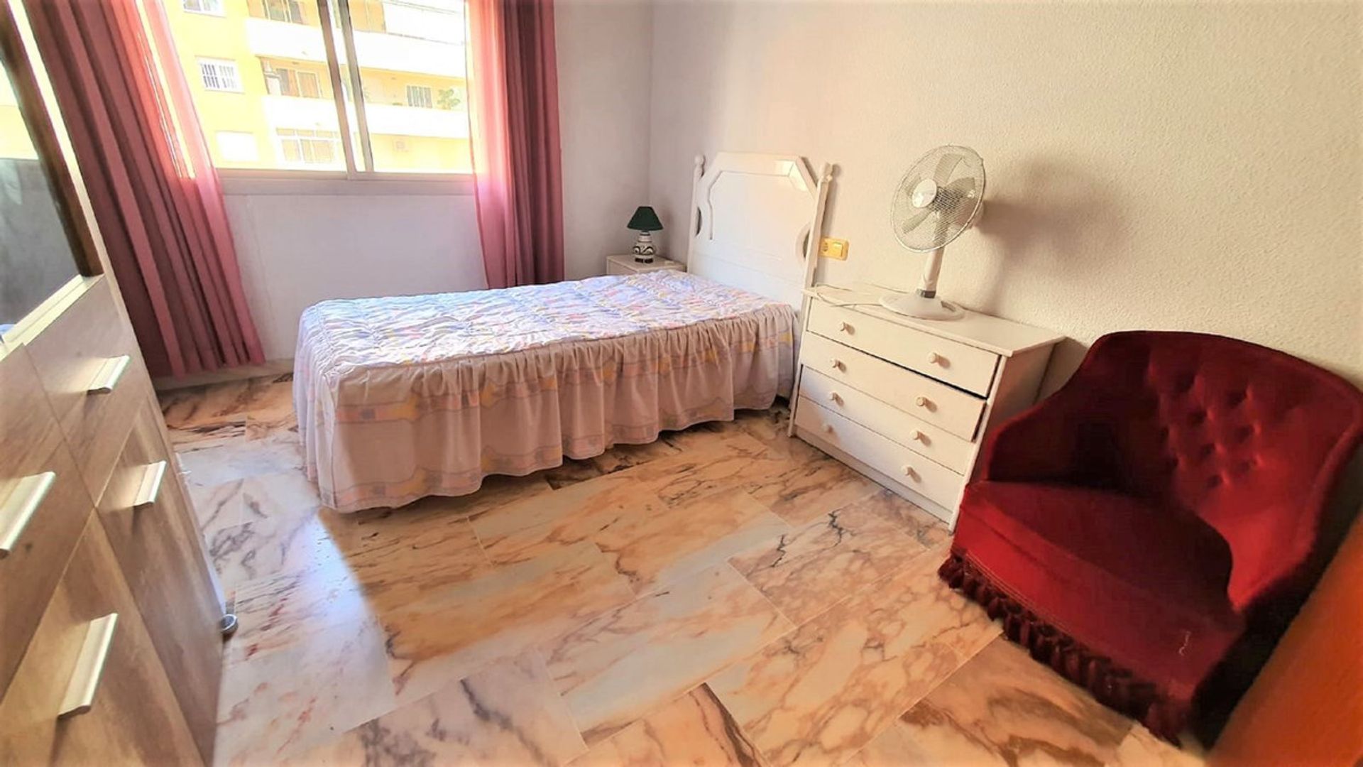 Osakehuoneisto sisään Fuengirola, Andalucía 10895026