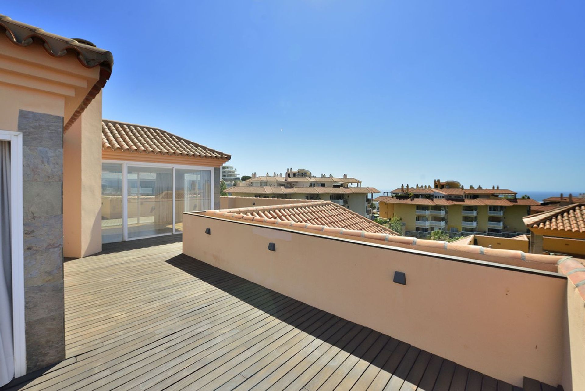 Condominium dans Fuengirola, Andalucía 10895031