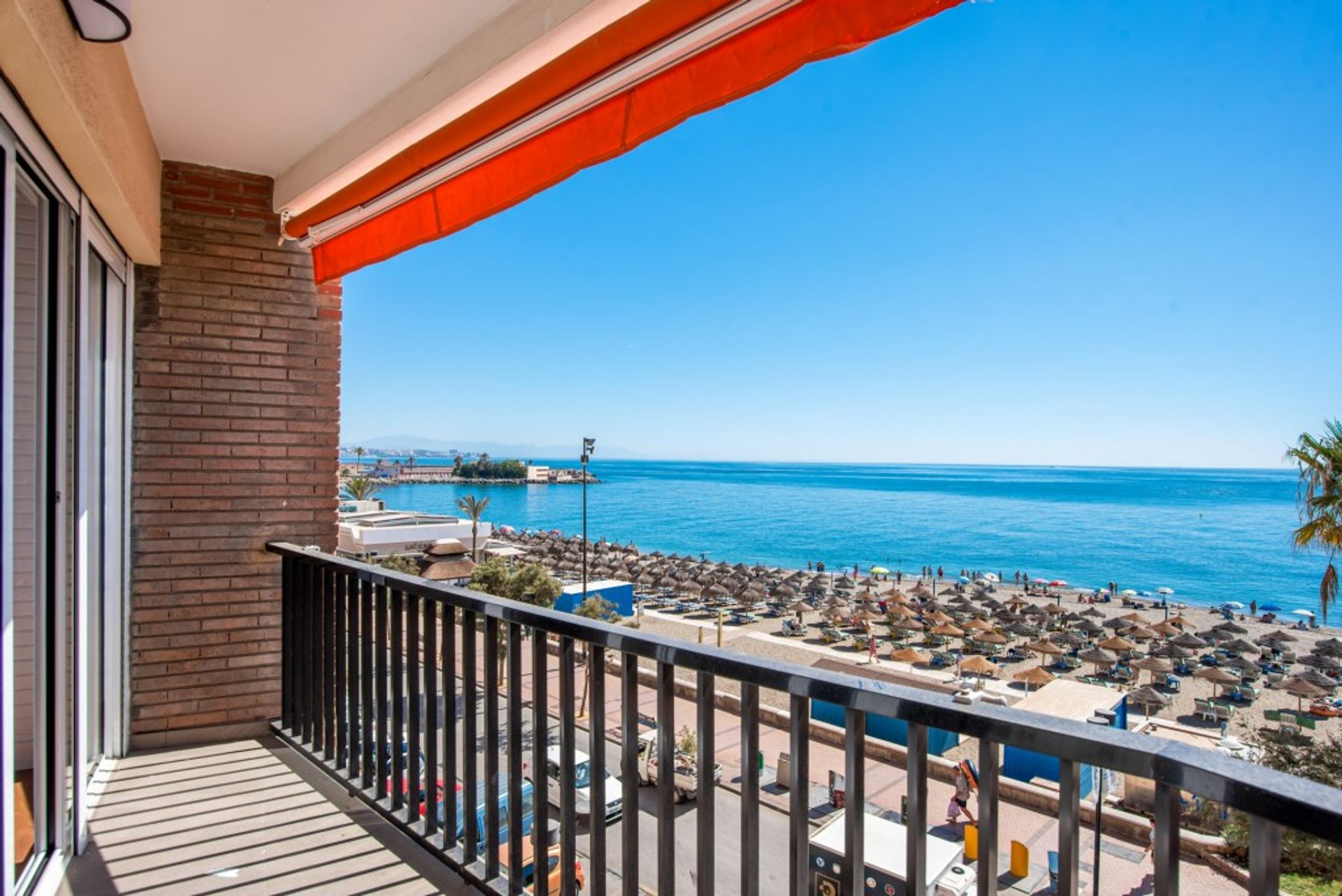 Condominium in Fuengirola, Andalucía 10895037