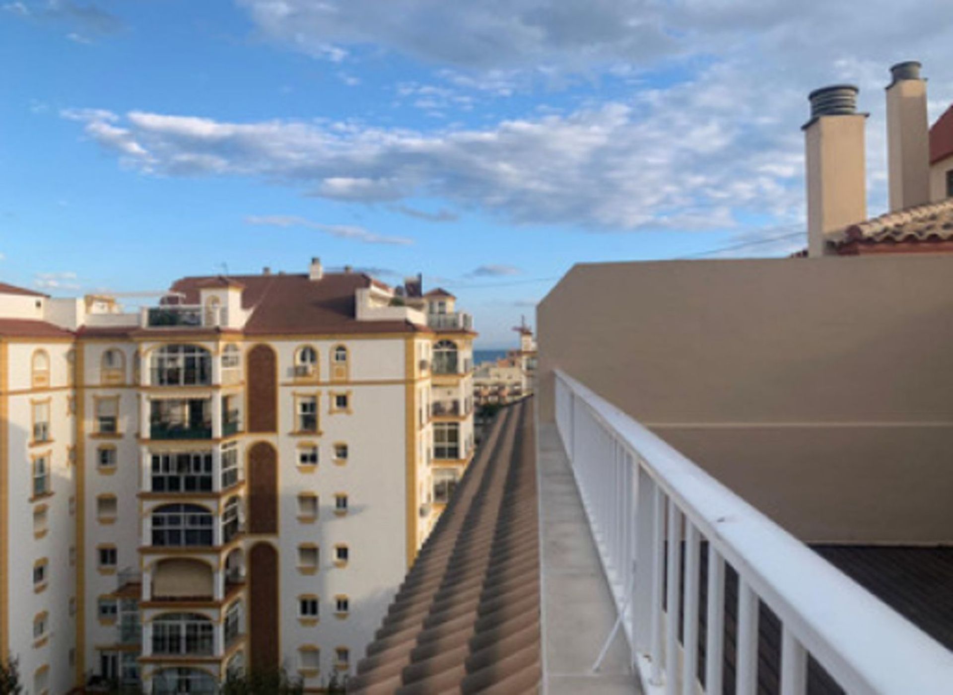 Квартира в Fuengirola, Andalucía 10895148