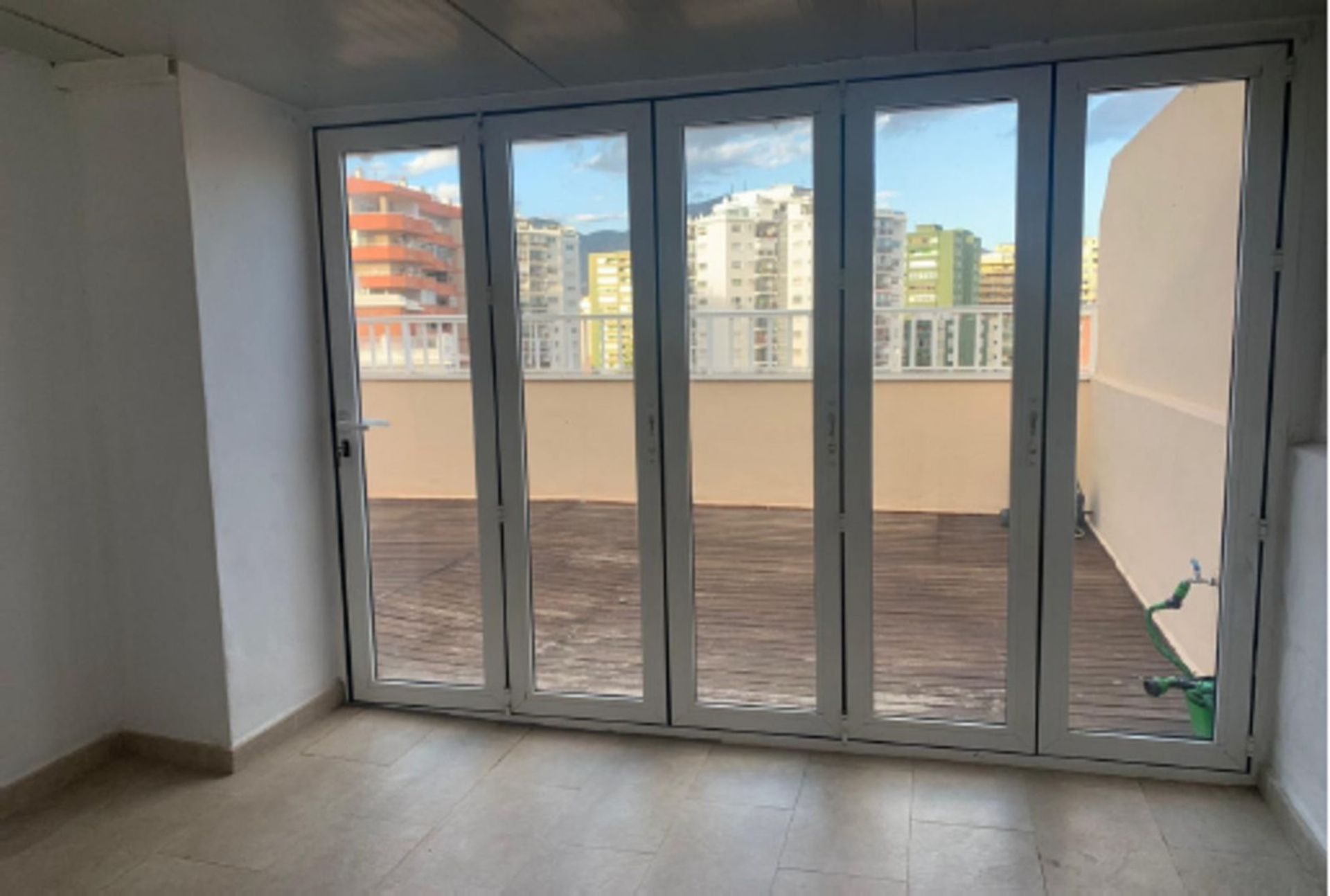 Квартира в Fuengirola, Andalucía 10895148