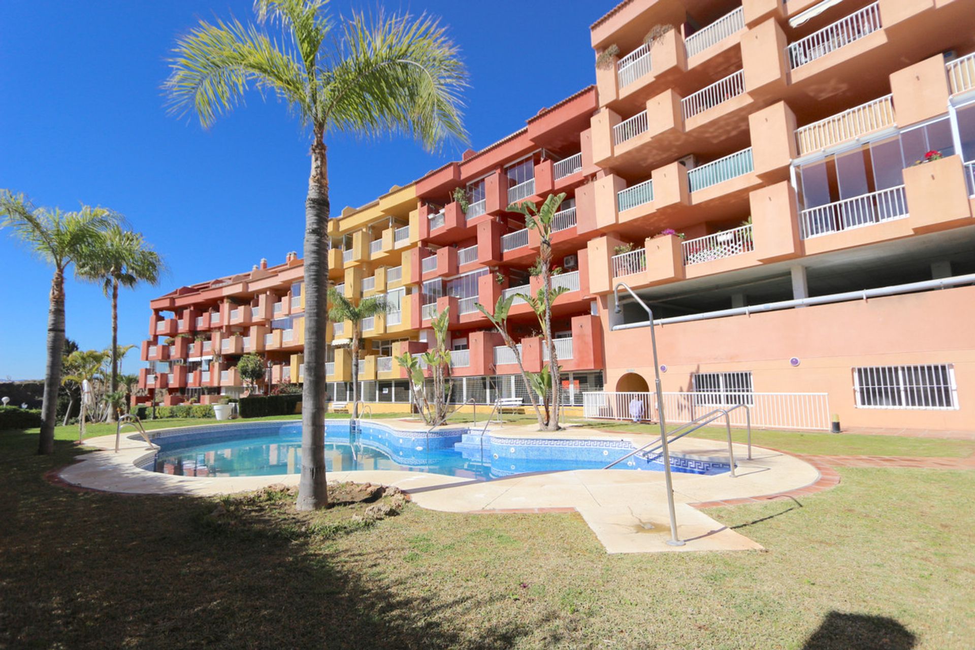 Condominium dans Fuengirola, Andalucía 10895162