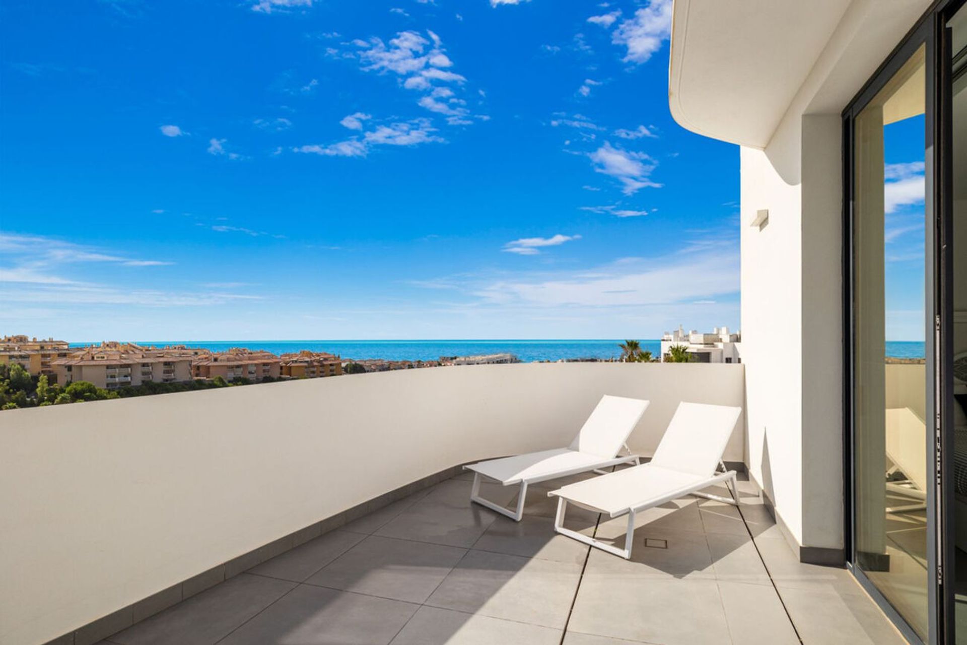 Condominio nel Fuengirola, Andalusia 10895325