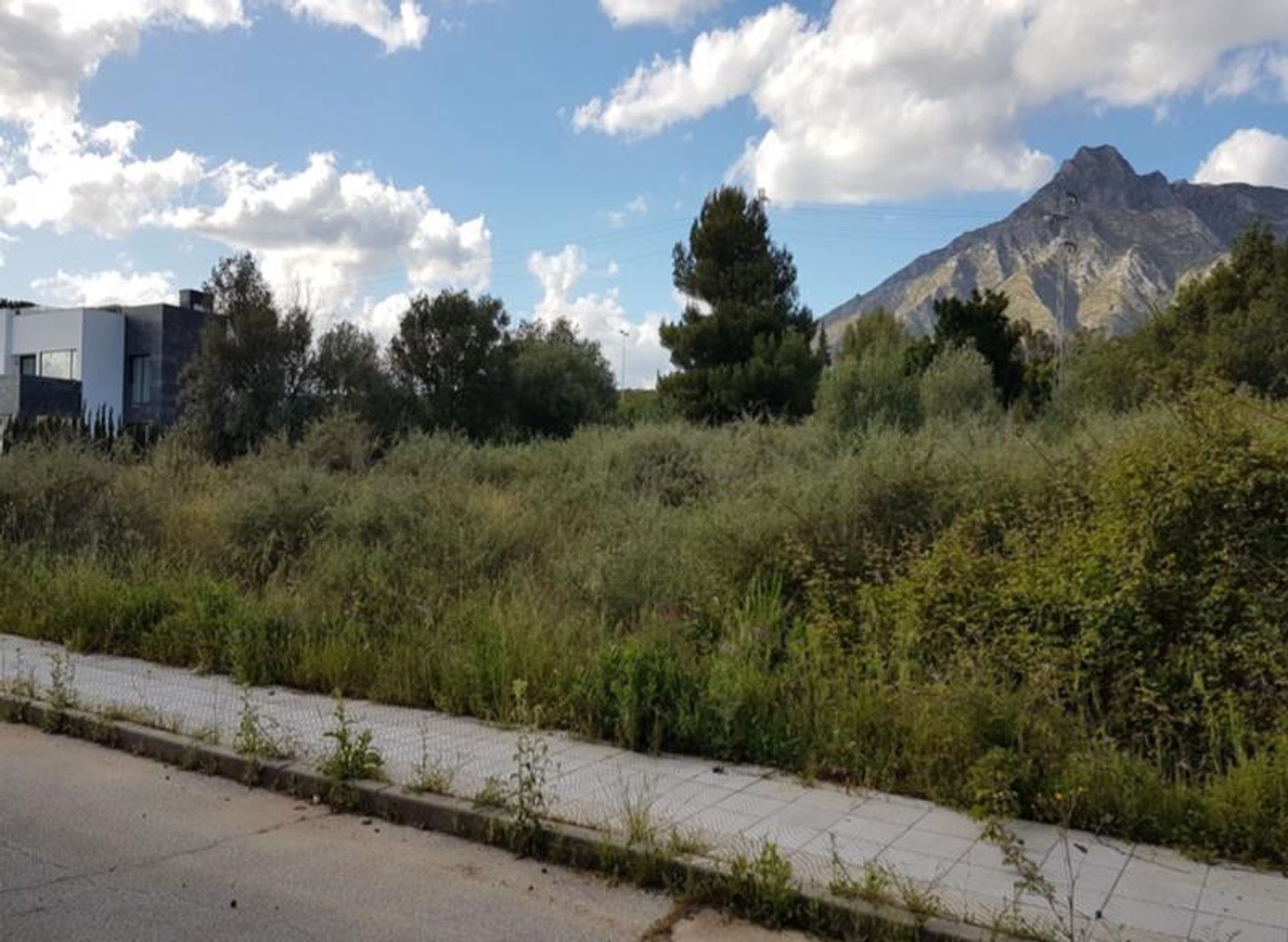 Land in Marbella, Andalucía 10898576