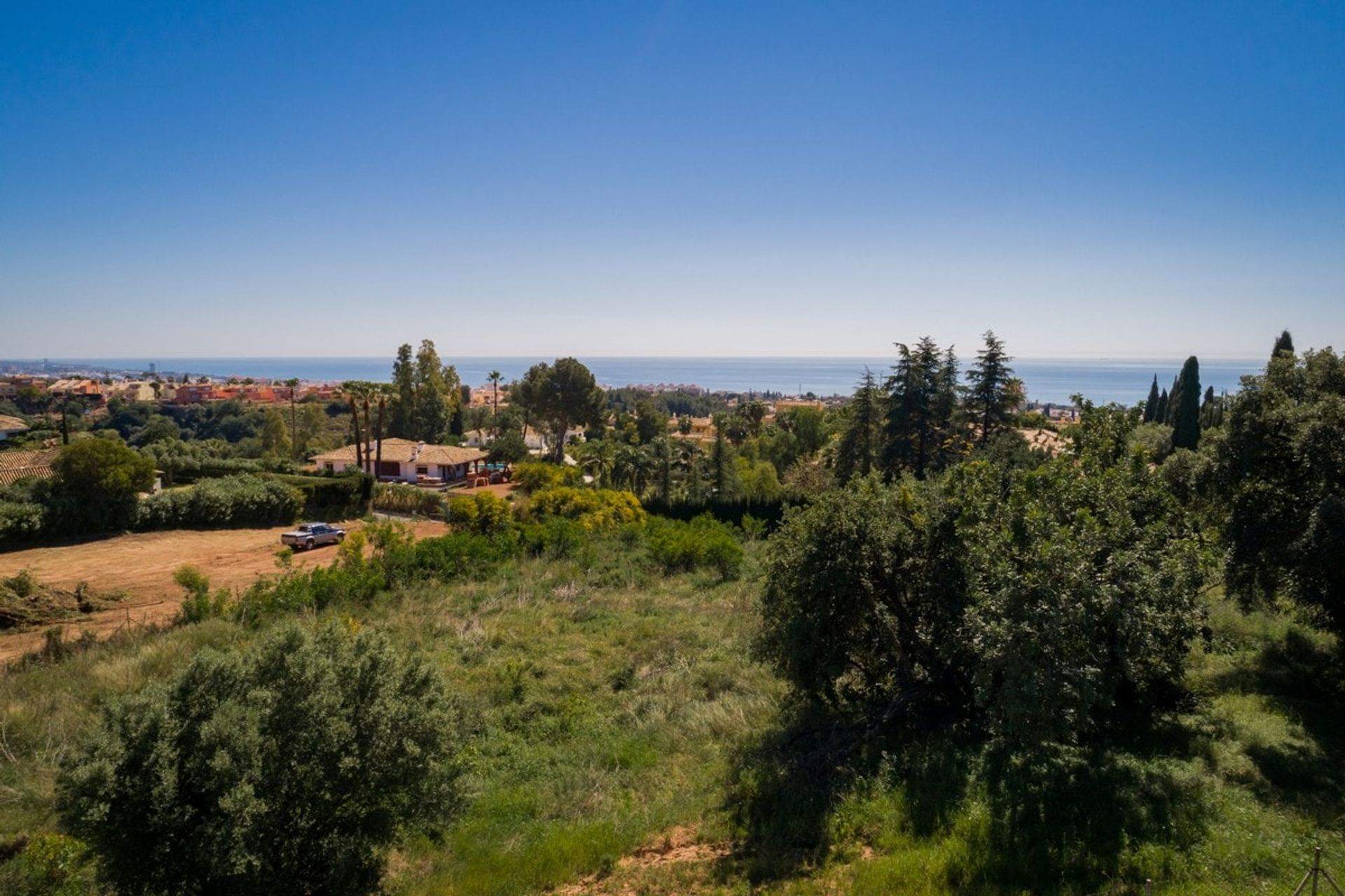 Land in Marbella, Andalucía 10898600