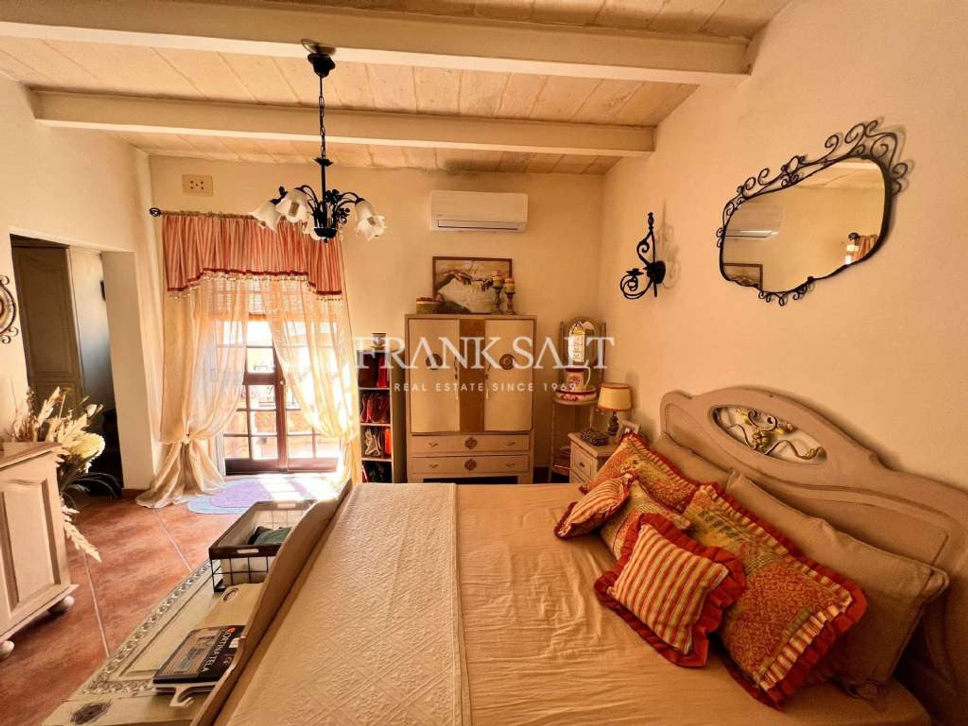 House in Santa Venera,  10898711