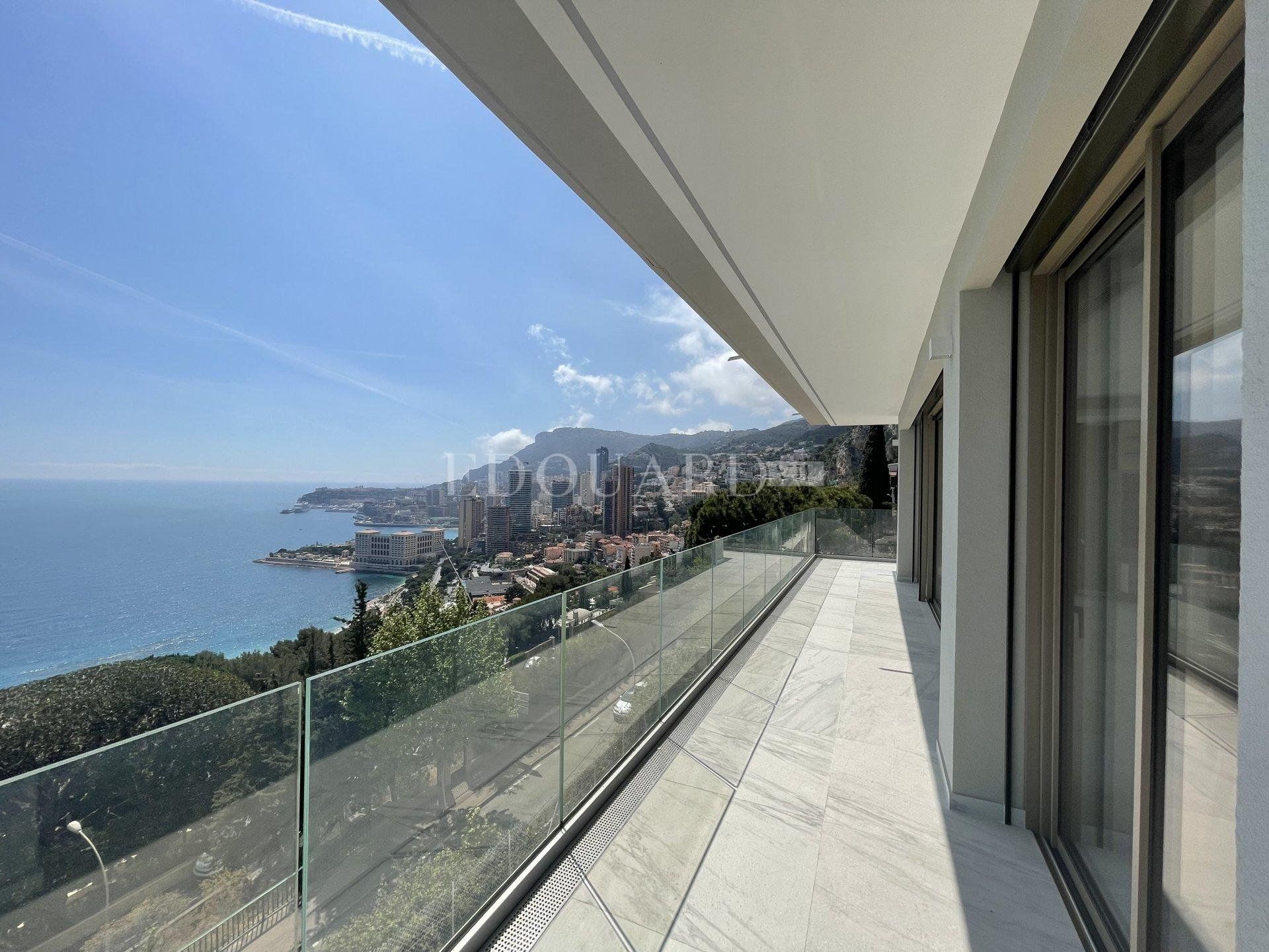 Condominium in Roquebrune, Provence-Alpes-Côte d'Azur 10898804