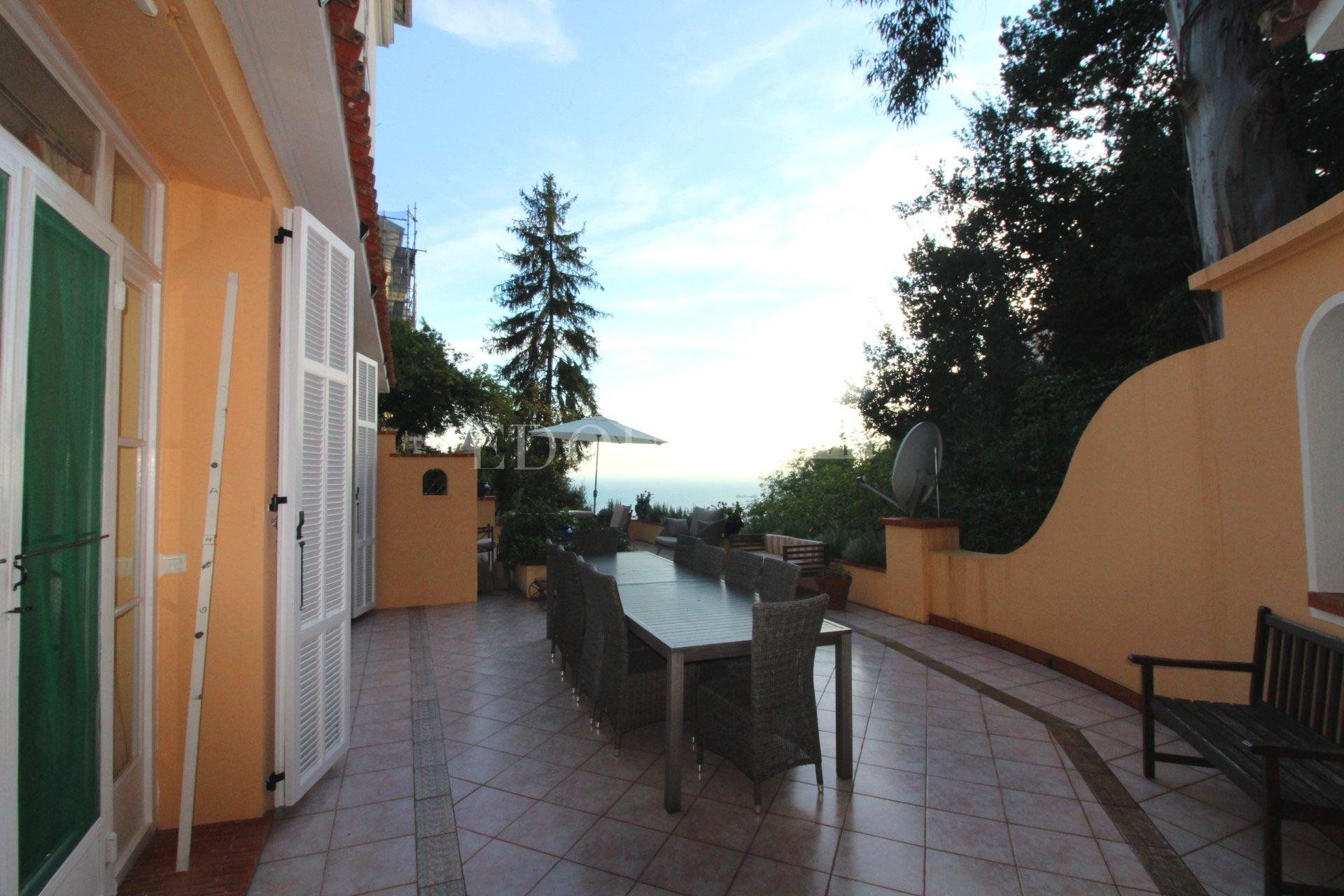 σπίτι σε Roquebrune-Cap-Martin, Provence-Alpes-Côte d'Azur 10898806