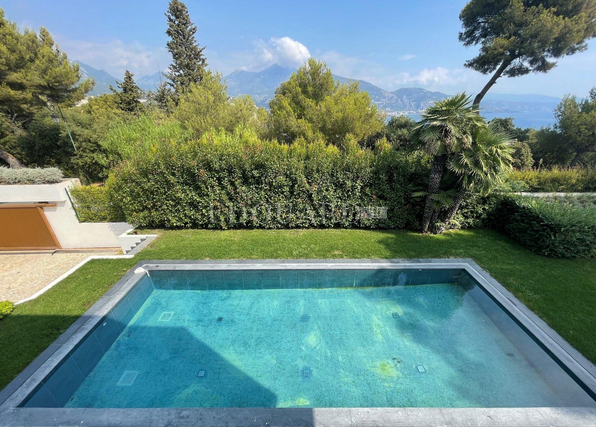 Kondominium w Roquebrune-Cap-Martin, Provence-Alpes-Côte d'Azur 10898808