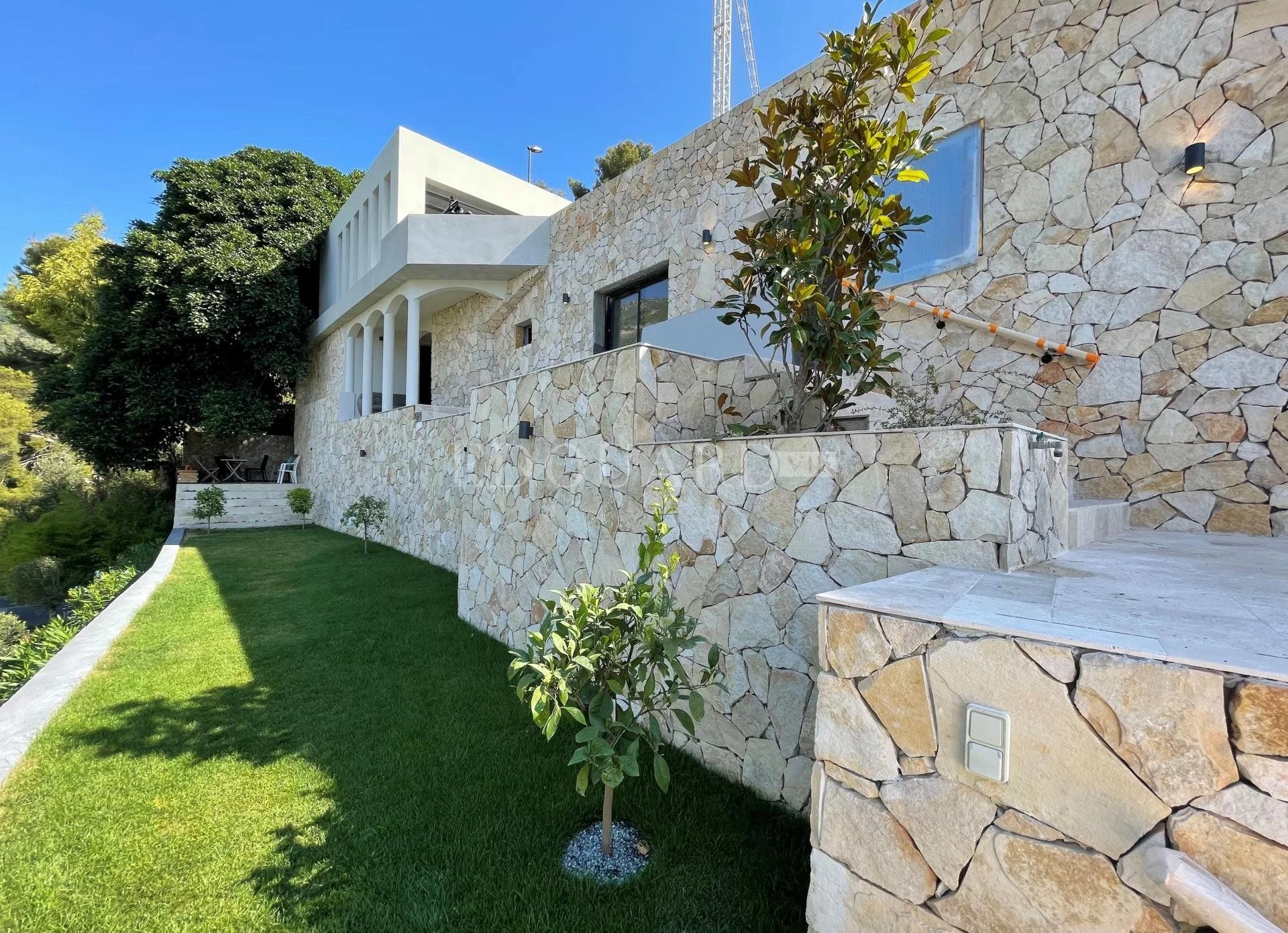 Huis in Roquebrune-Cap-Martin, Provence-Alpes-Côte d'Azur 10898811