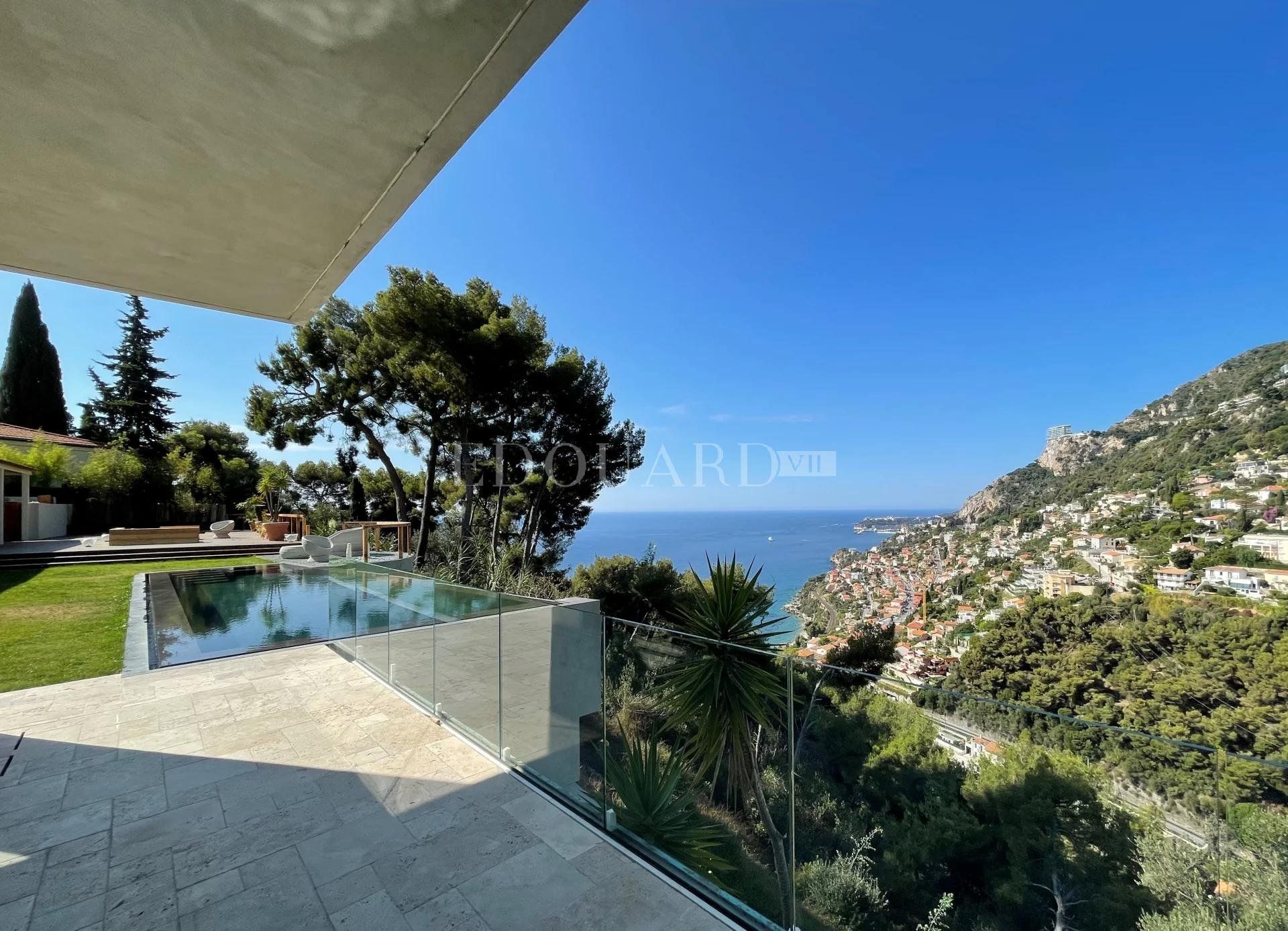 Huis in Roquebrune-Cap-Martin, Provence-Alpes-Côte d'Azur 10898811