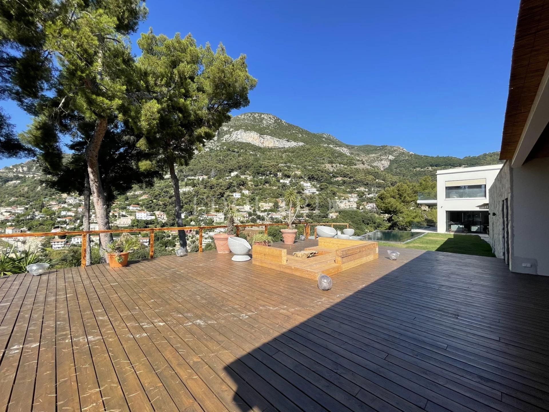 Huis in Roquebrune-Cap-Martin, Provence-Alpes-Côte d'Azur 10898811