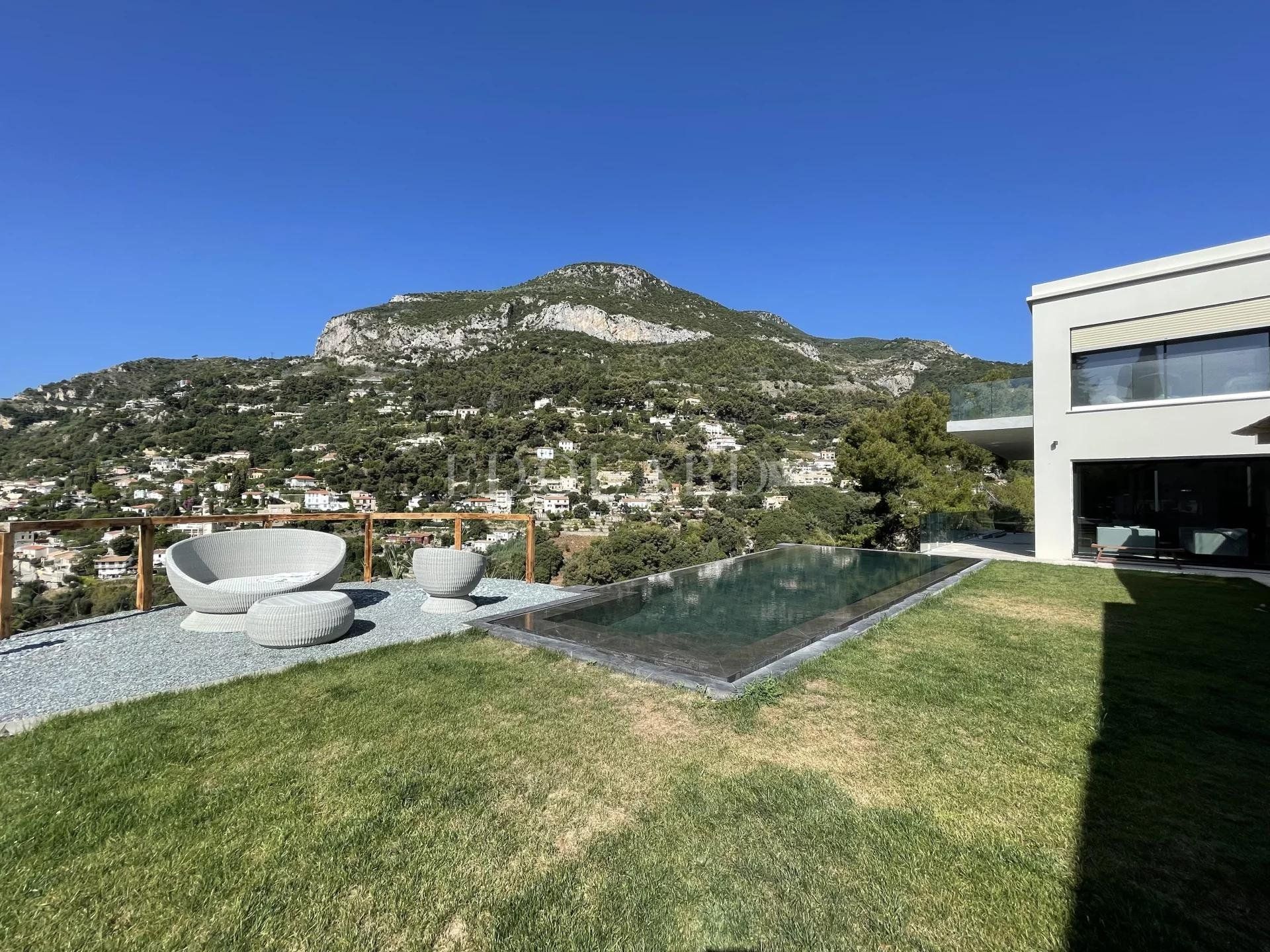 Huis in Roquebrune-Cap-Martin, Provence-Alpes-Côte d'Azur 10898811