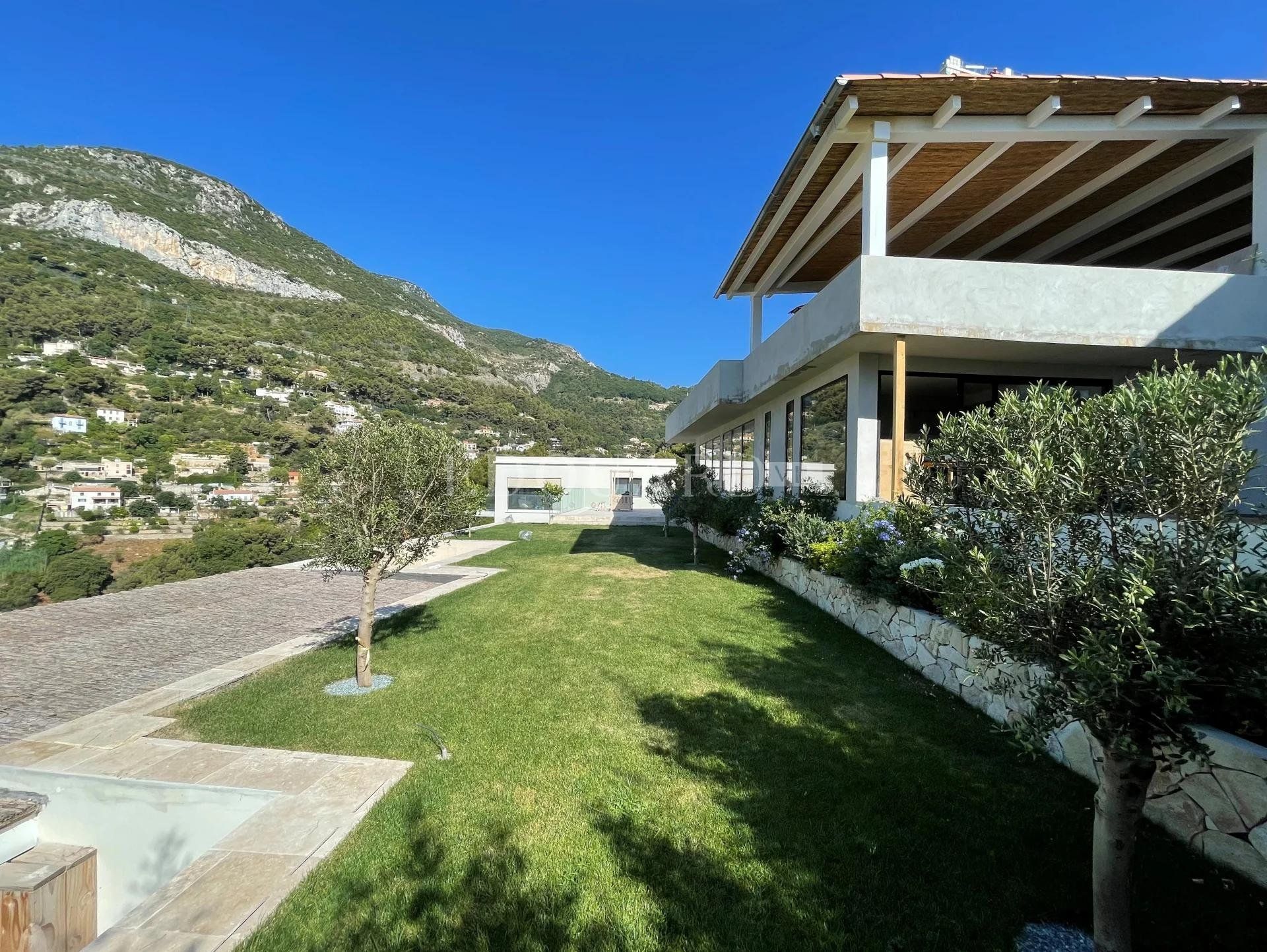 Huis in Roquebrune-Cap-Martin, Provence-Alpes-Côte d'Azur 10898811