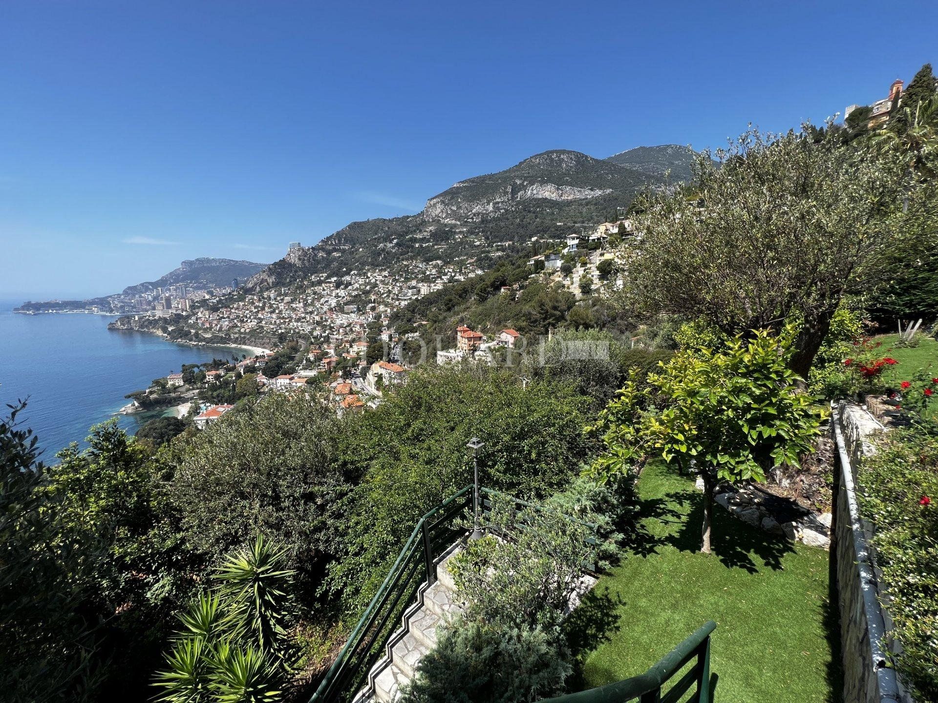 Ejerlejlighed i Roquebrune-Cap-Martin, Provence-Alpes-Côte d'Azur 10898817