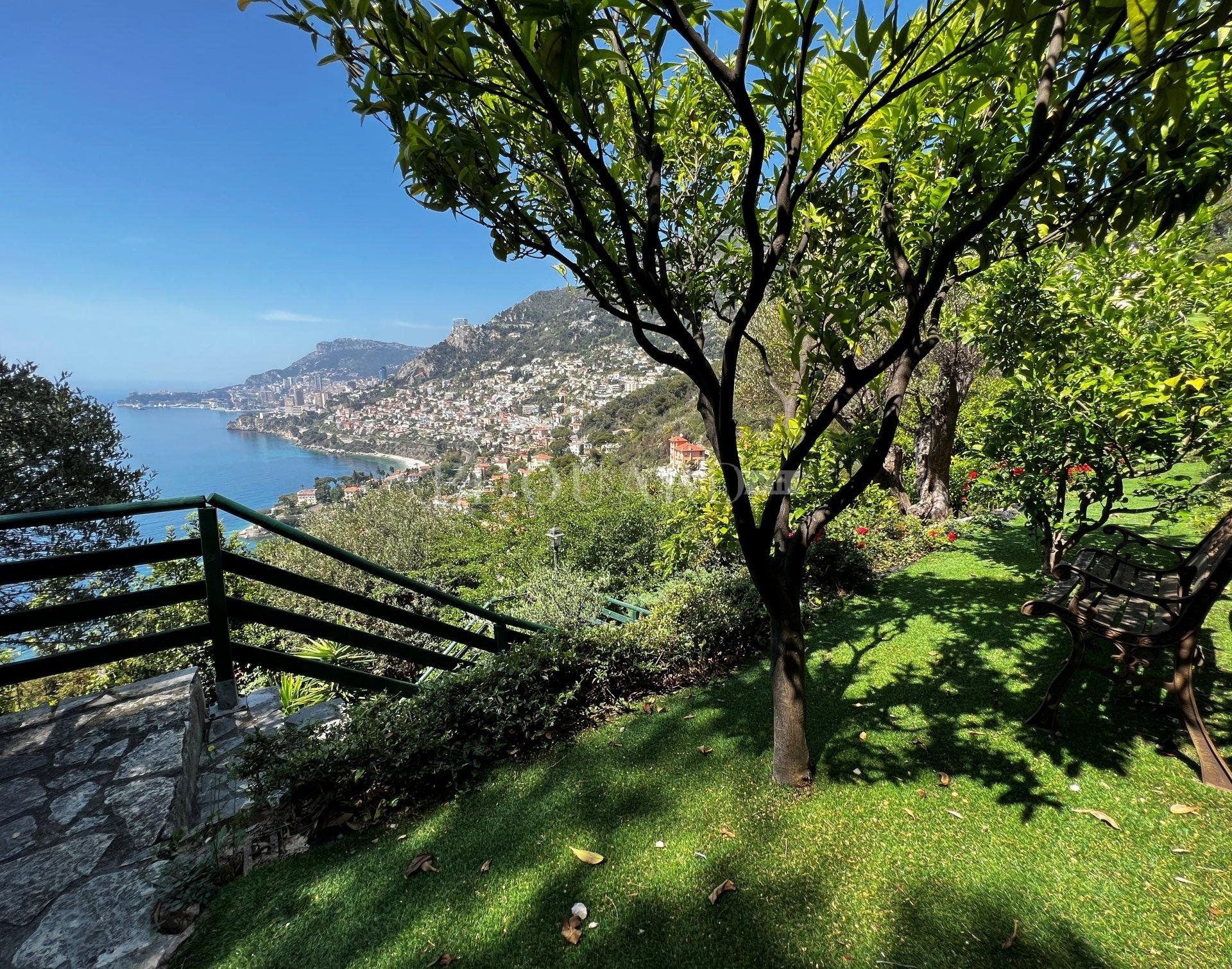 公寓 在 Roquebrune-Cap-Martin, Provence-Alpes-Côte d'Azur 10898817