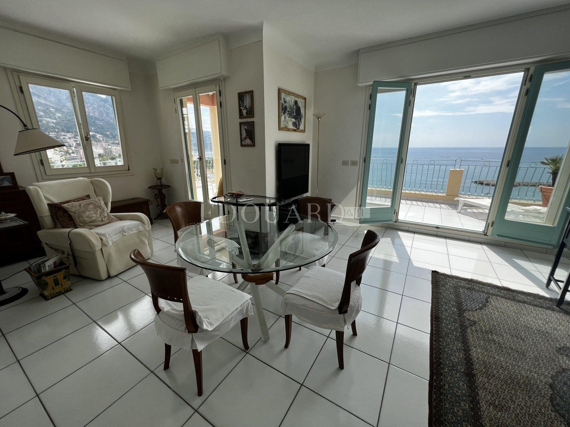 Condominium in Menton, Provence-Alpes-Cote d'Azur 10898818