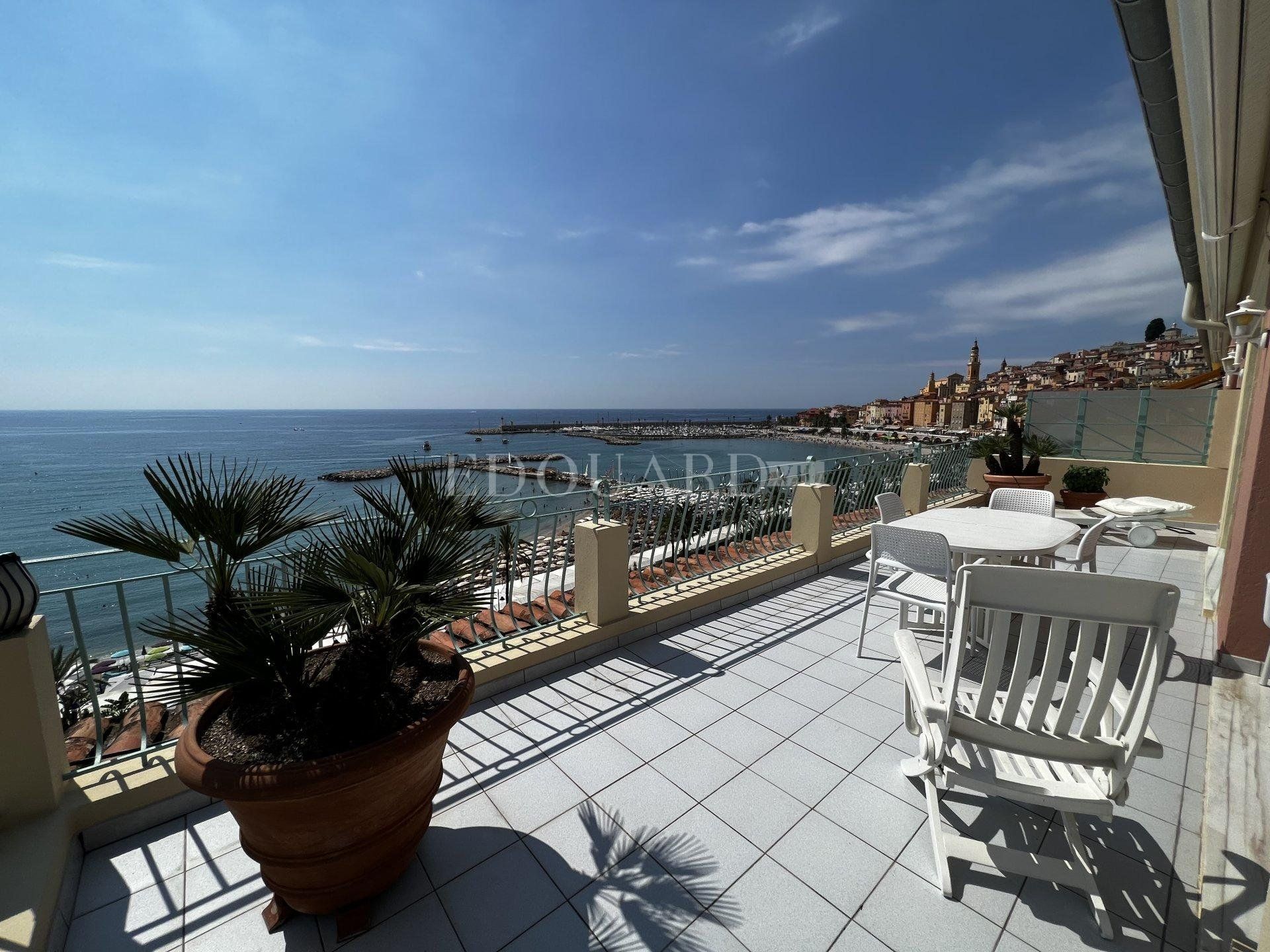 Condominium in Menton, Provence-Alpes-Cote d'Azur 10898818