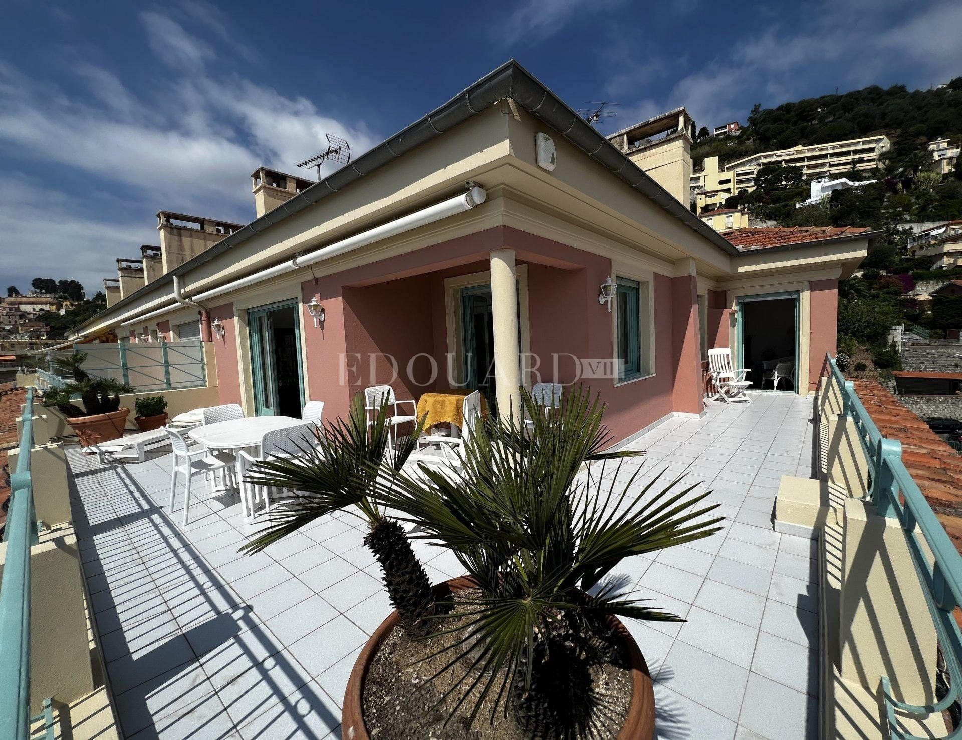 Condominium in Menton, Provence-Alpes-Cote d'Azur 10898818