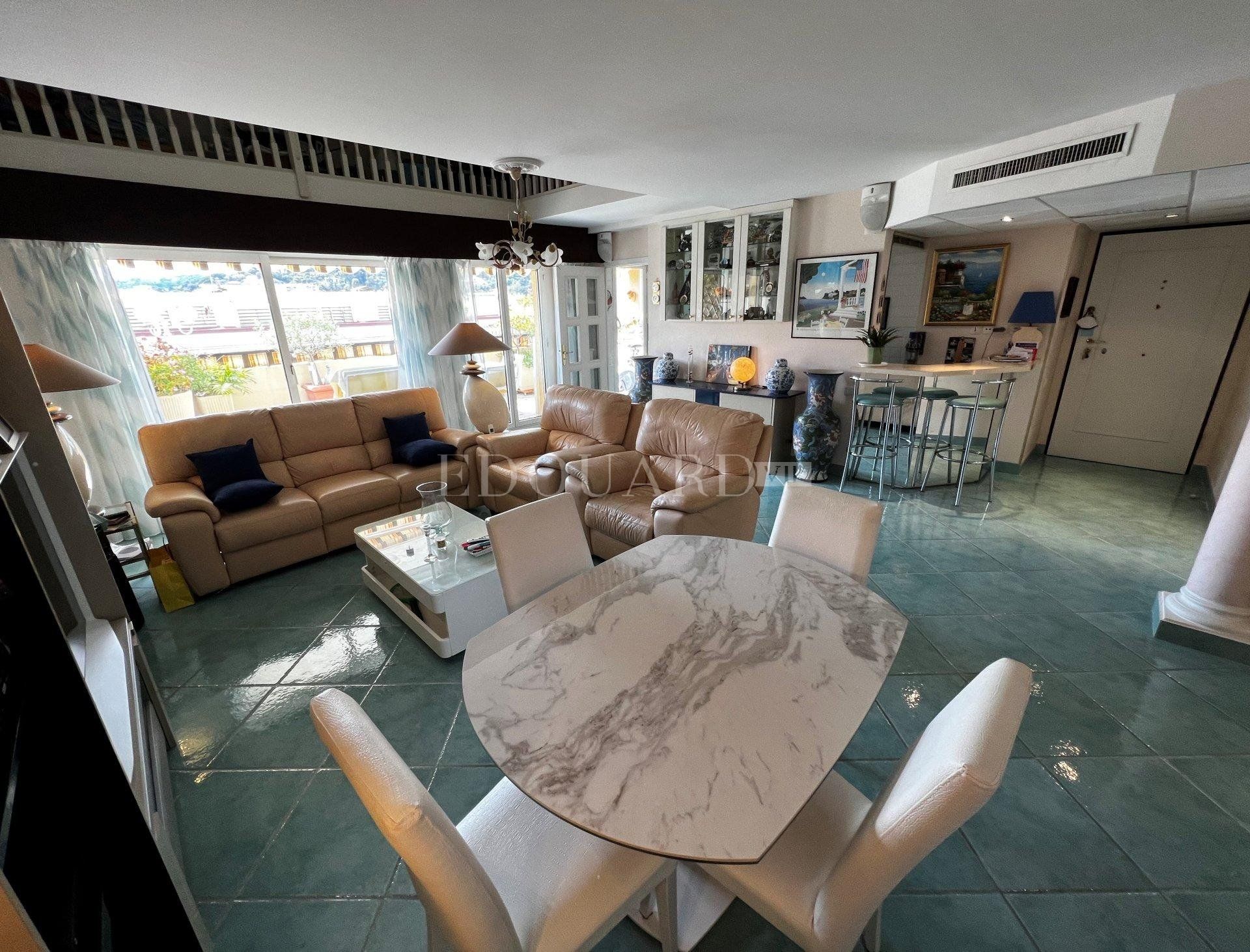 Condominium in Menton, Provence-Alpes-Cote d'Azur 10898819