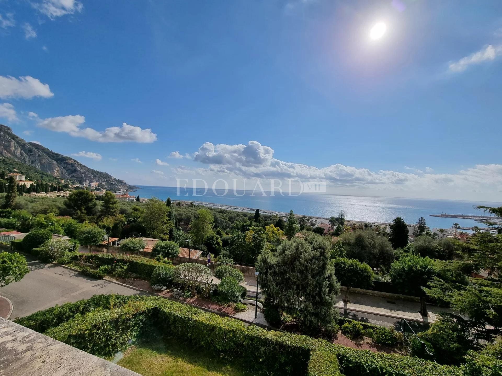 公寓 在 Menton, Provence-Alpes-Côte d'Azur 10898825