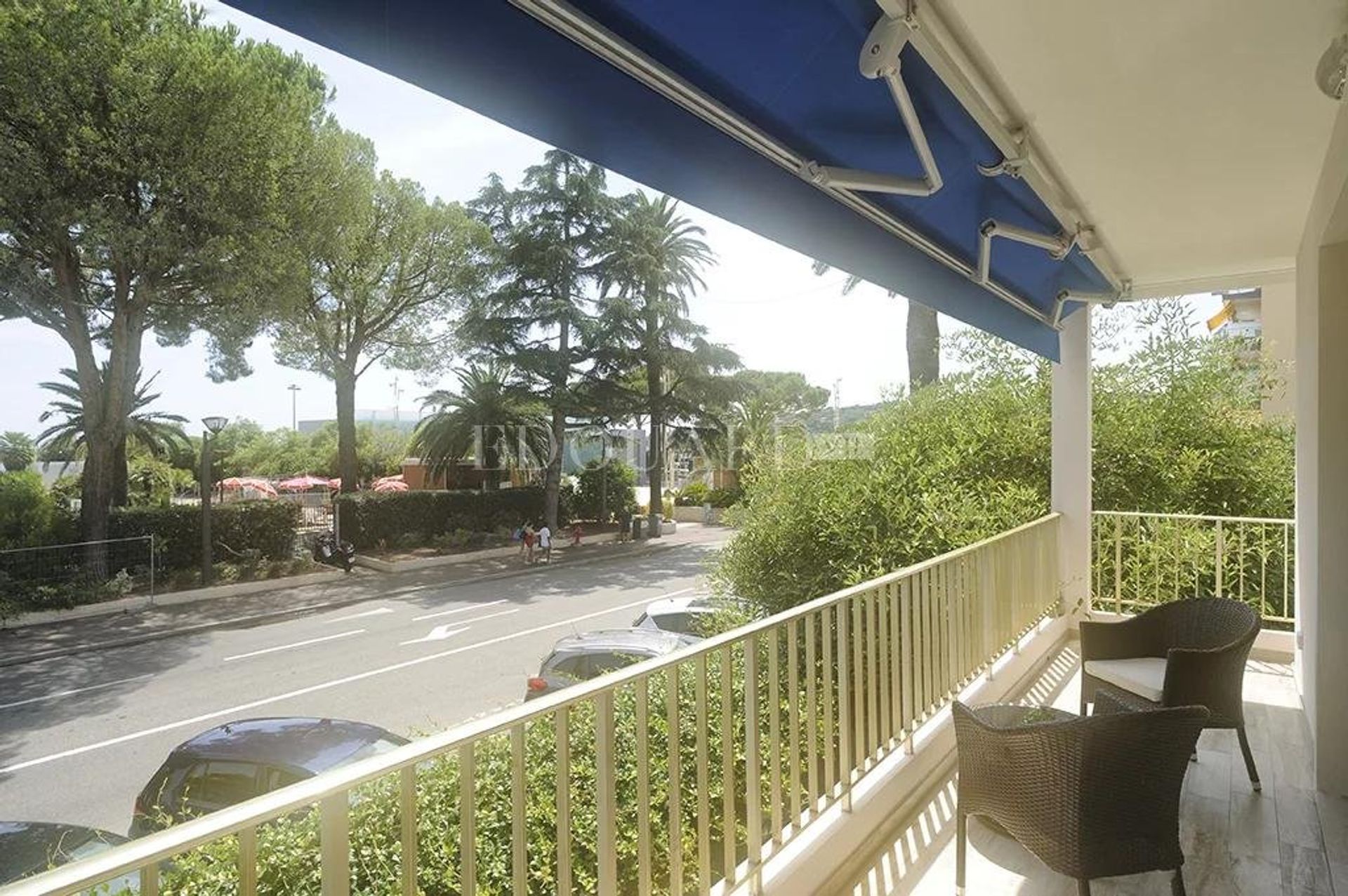 Osakehuoneisto sisään Roquebrune-Cap-Martin, Provence-Alpes-Côte d'Azur 10898830