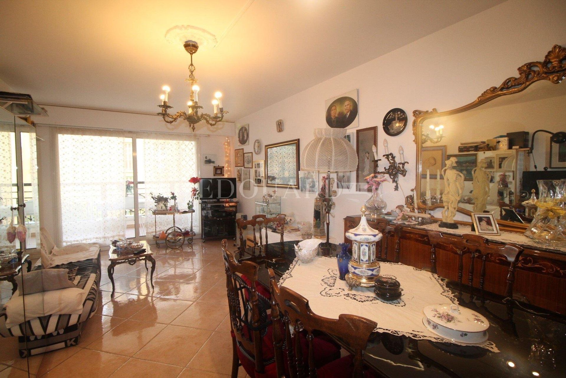 Condominium in Menton, Provence-Alpes-Cote d'Azur 10898831