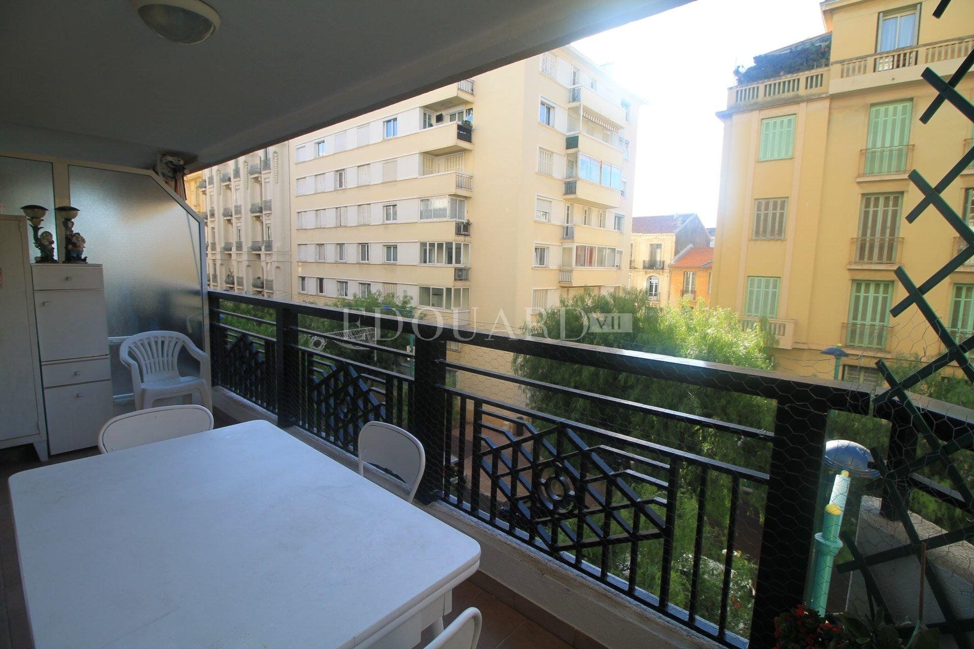 Condominium in Menton, Provence-Alpes-Cote d'Azur 10898831