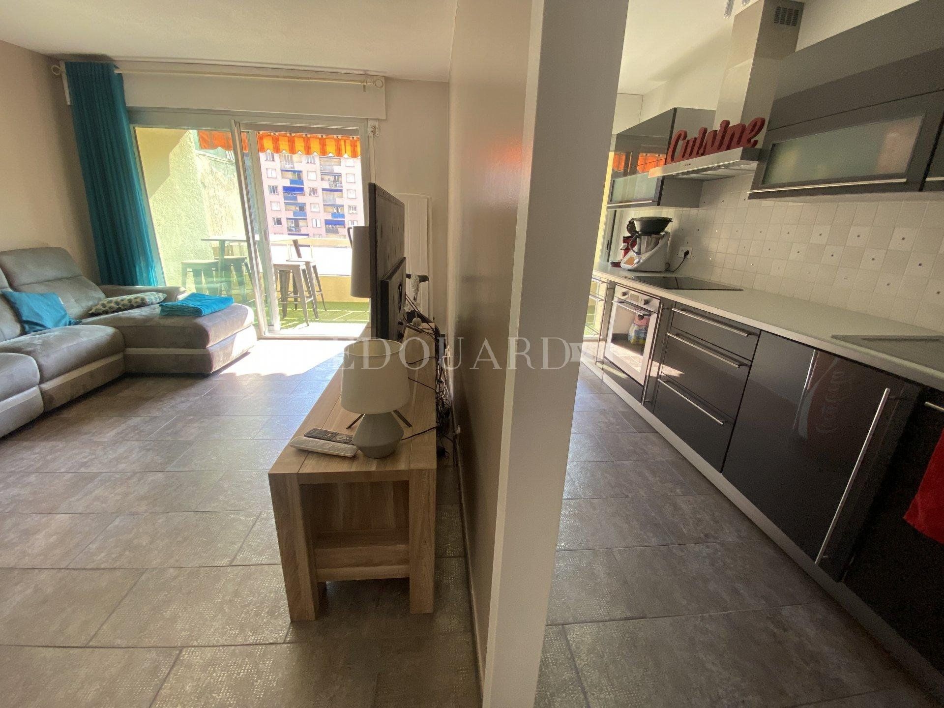 Condominium in Menton, Provence-Alpes-Cote d'Azur 10898834