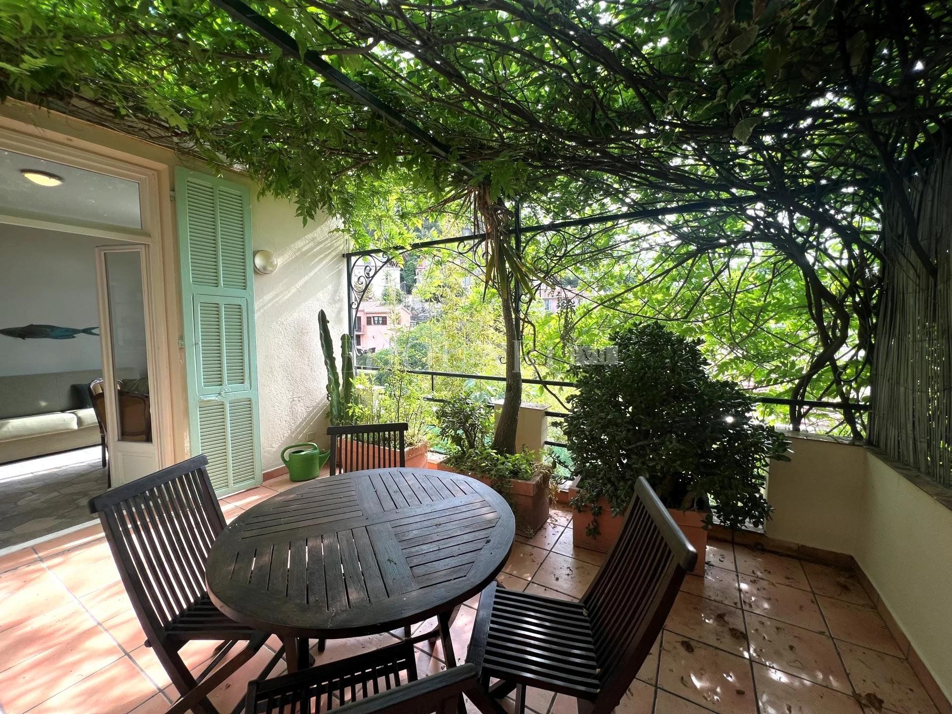 Osakehuoneisto sisään Menton, Provence-Alpes-Côte d'Azur 10898840