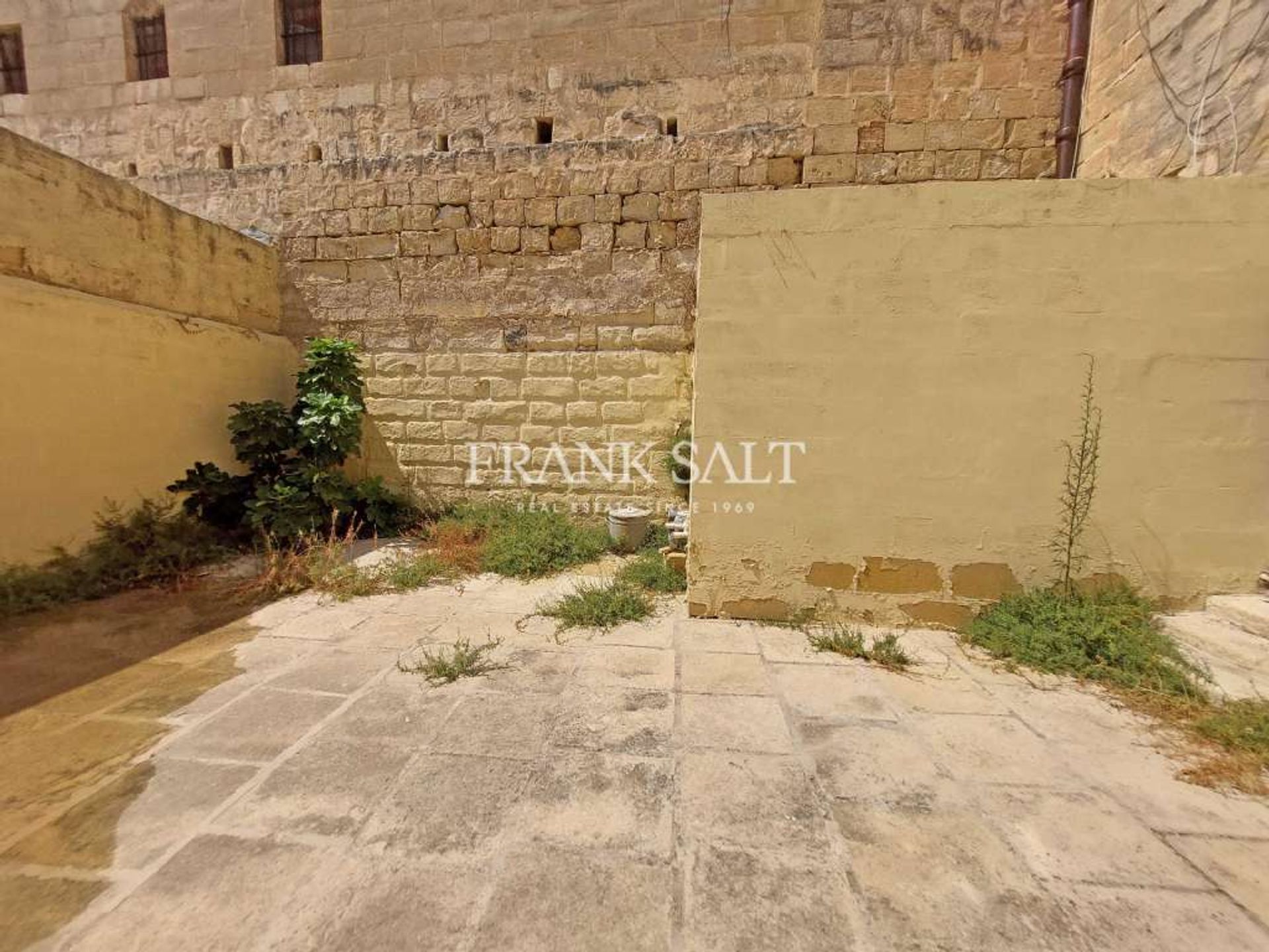 rumah dalam Qormi,  10898941