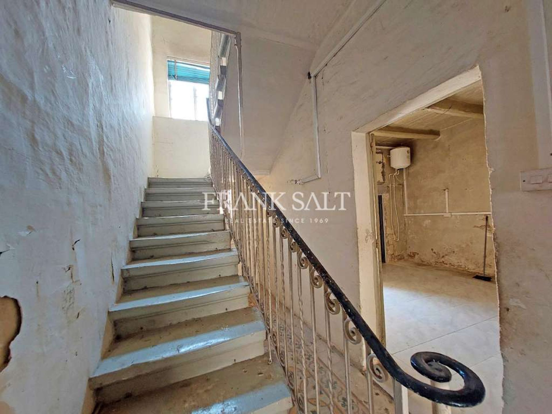 rumah dalam Qormi,  10898941