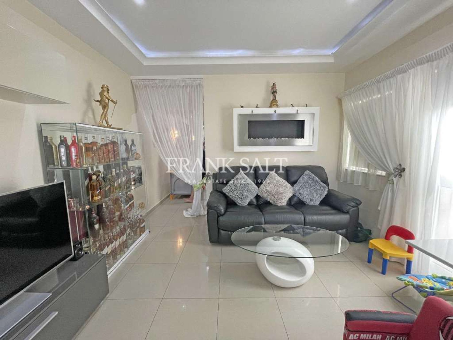 Condominium in Qormi,  10898955