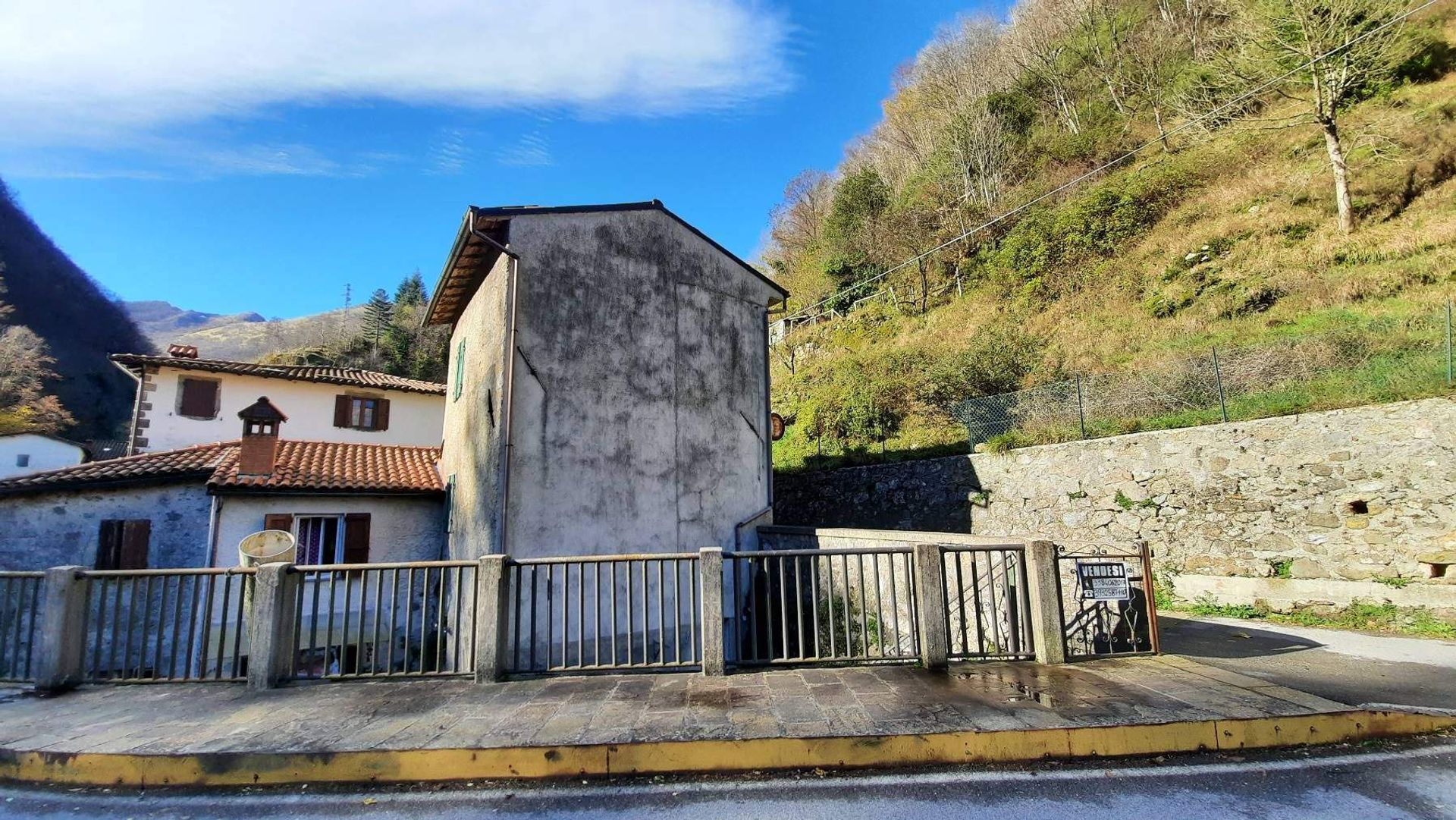 Rumah di Fabbriche di Vallico, Toskana 10899139