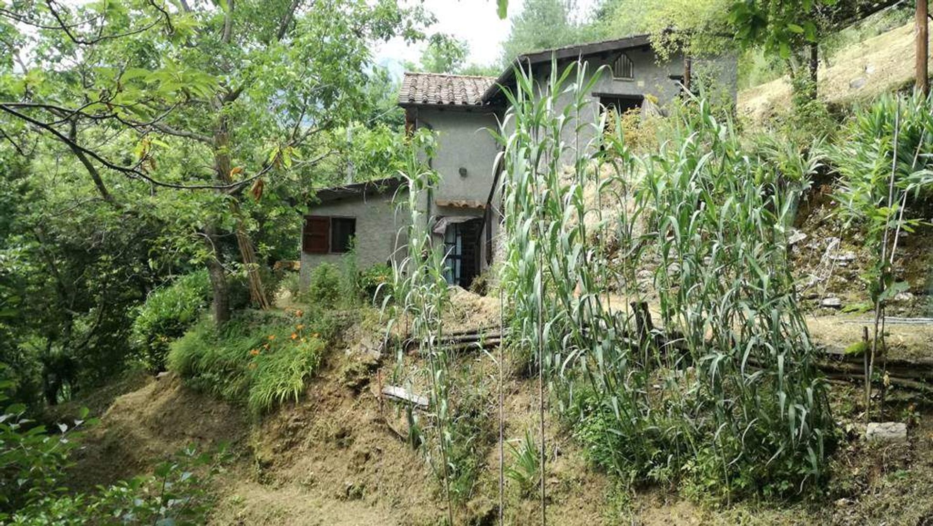 Rumah di Fabbriche di Vergemoli, Toscana 10899152