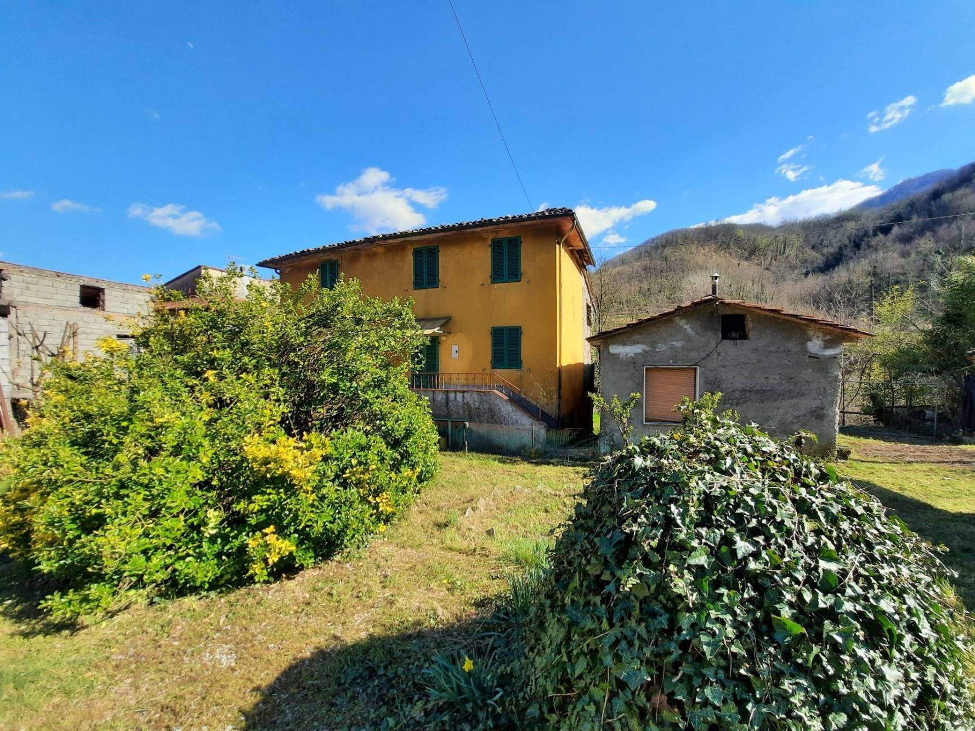 Condominium in Gallicano, Tuscany 10899197