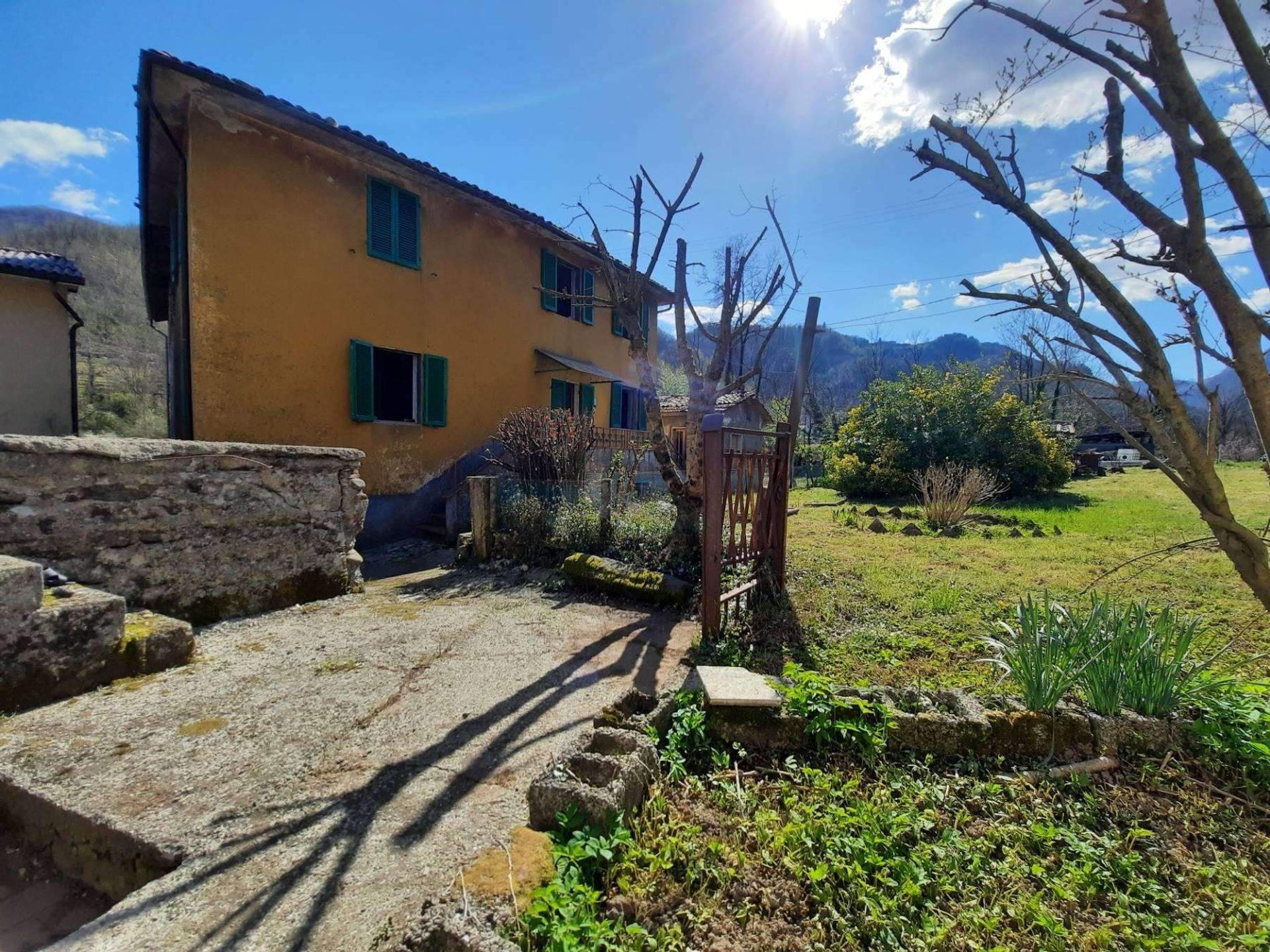 Condominium in Gallicano, Tuscany 10899197