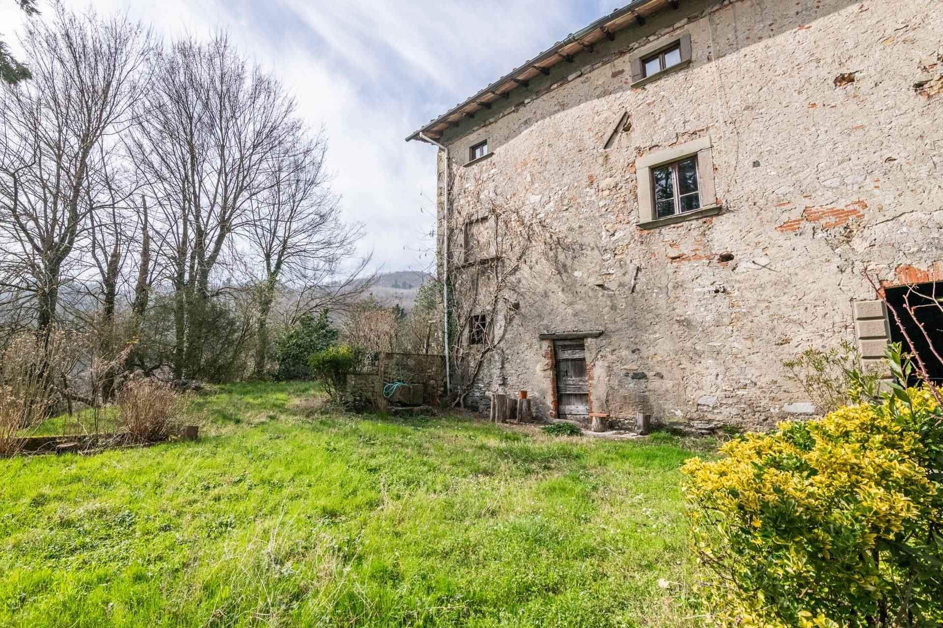 Rumah di Borgo a Mozzano, Toscana 10899253