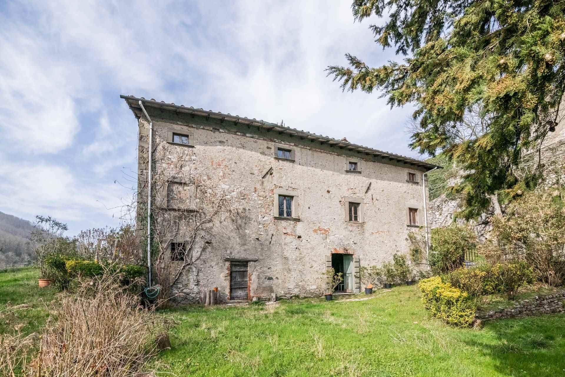 Rumah di Borgo a Mozzano, Toscana 10899253