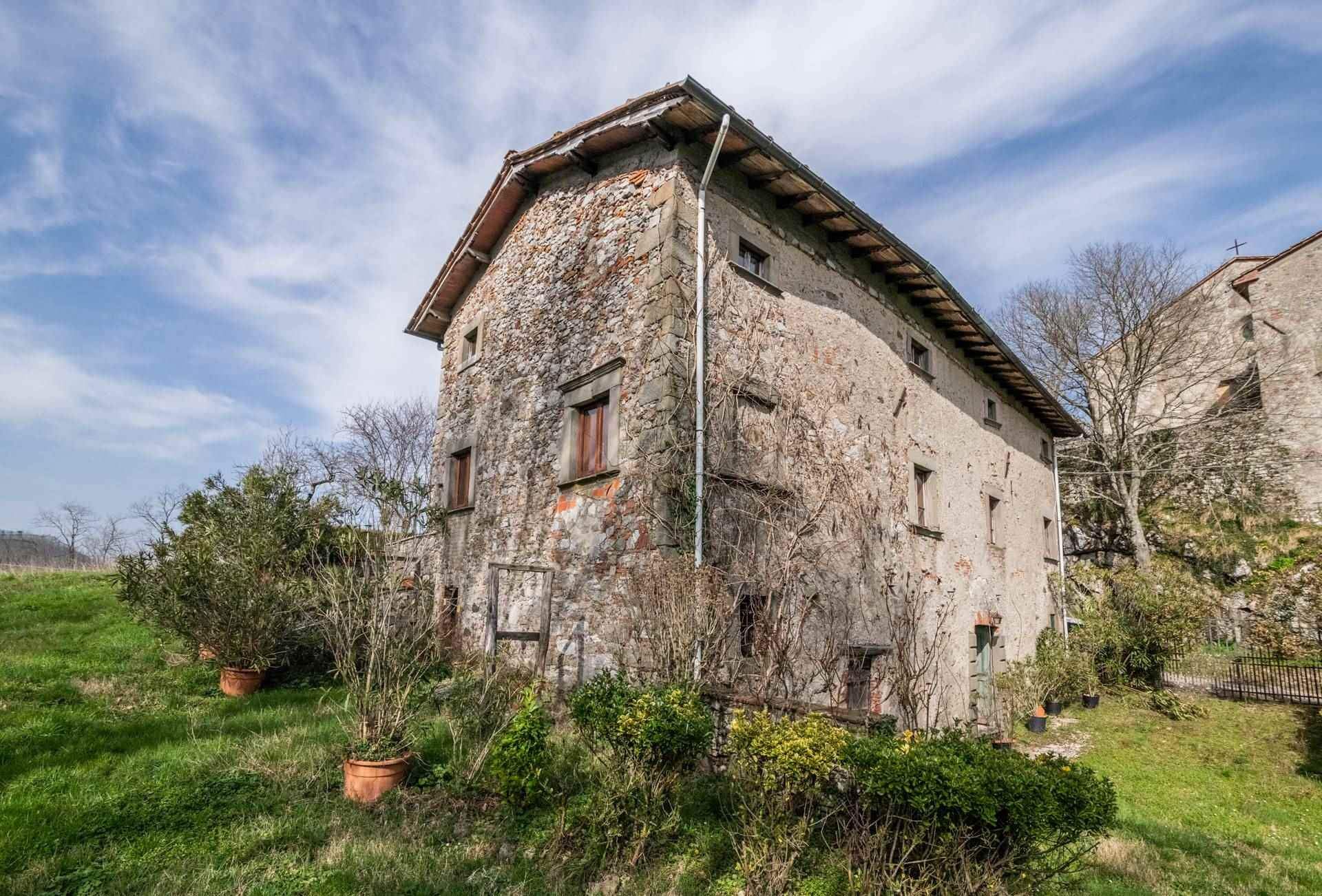 Rumah di Borgo a Mozzano, Toscana 10899253