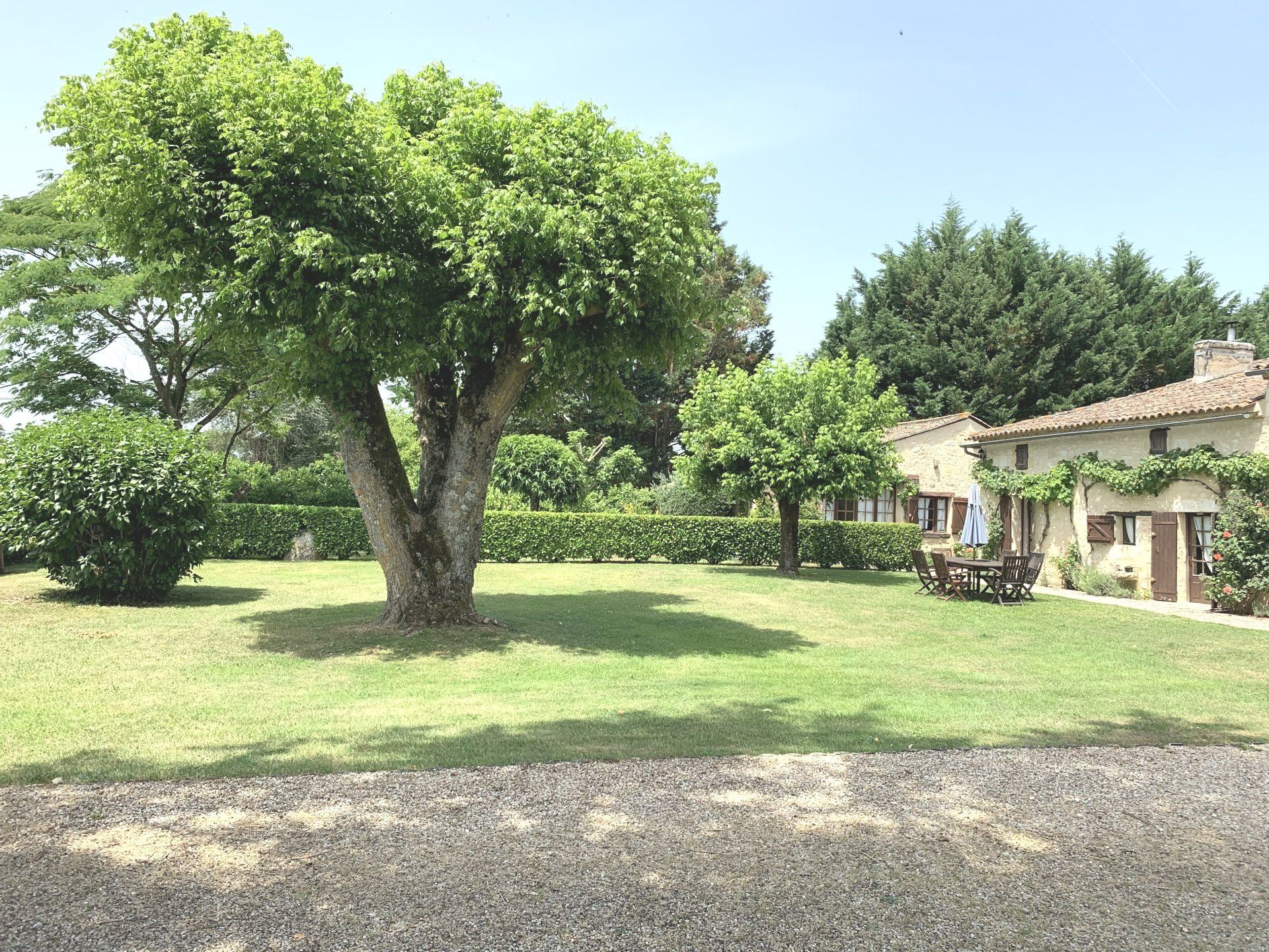 House in Vélines, Nouvelle-Aquitaine 10900257