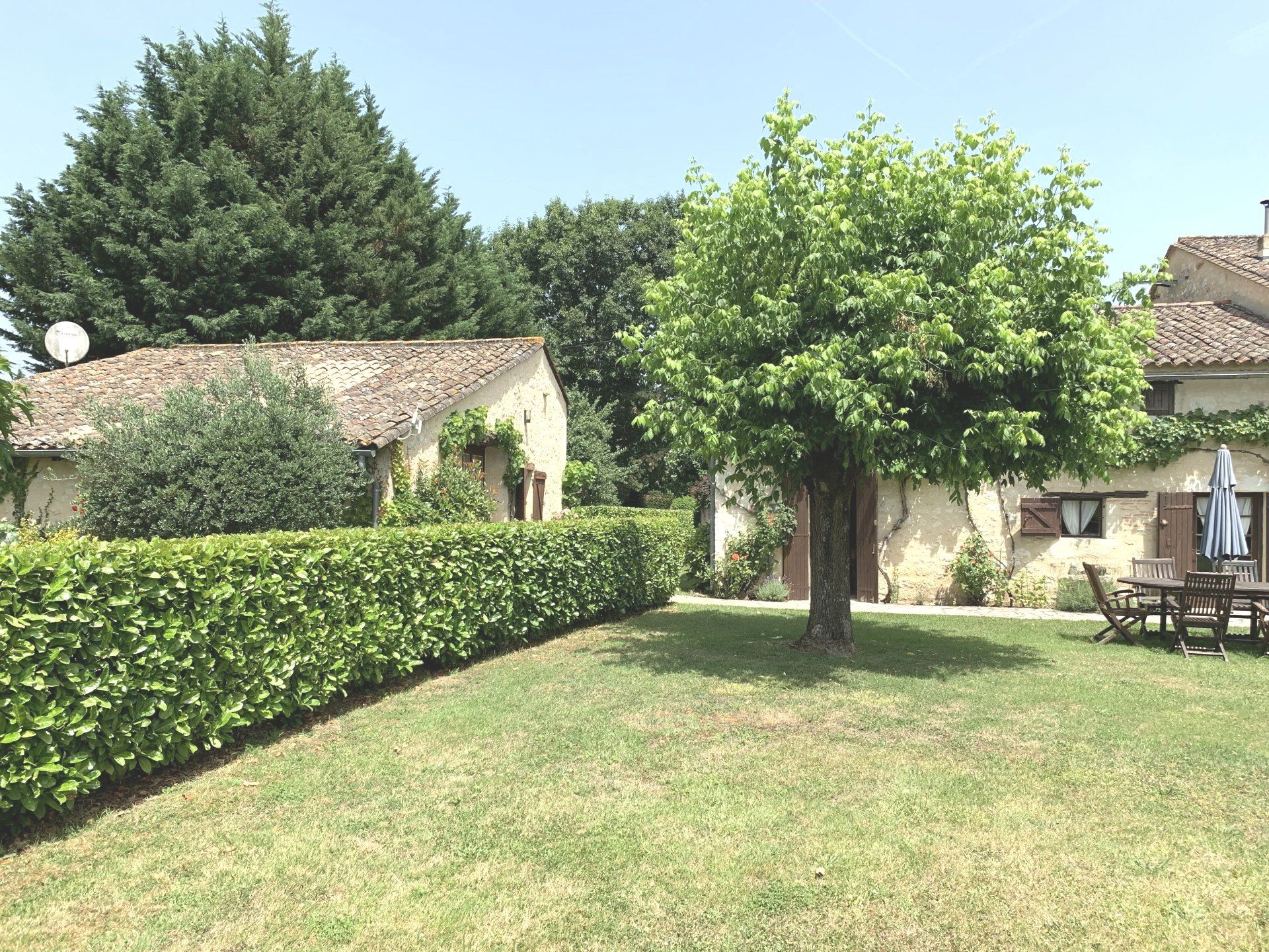 House in Vélines, Nouvelle-Aquitaine 10900257