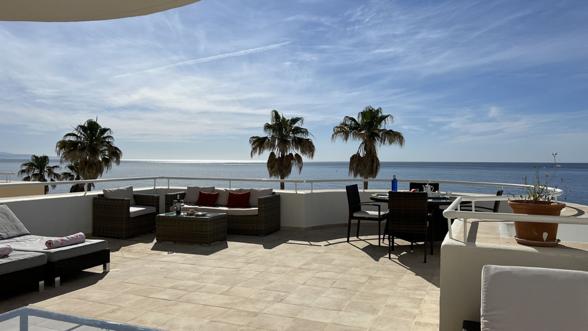 Condominium in Estepona, Andalucía 10900490