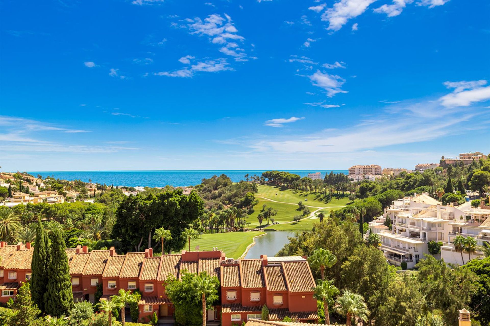 Condominium in Benalmádena, Andalusia 10900546