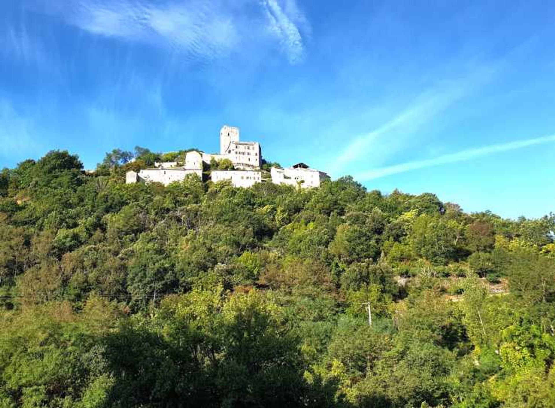 Andere im Aubenas, Auvergne-Rhône-Alpes 10900653