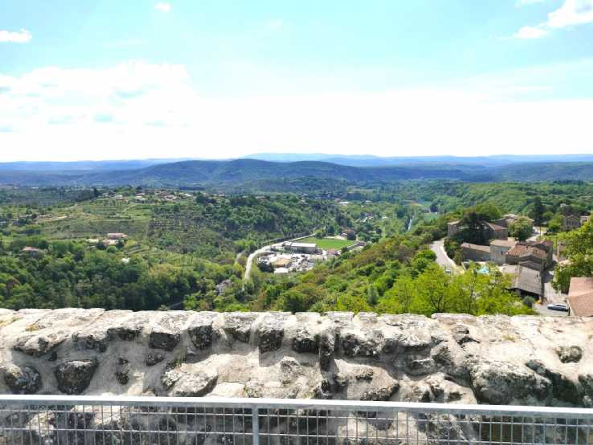 Andere im Aubenas, Auvergne-Rhône-Alpes 10900653