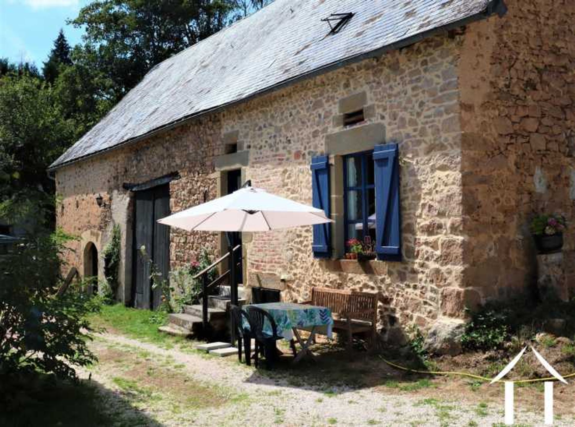 casa en Cussy-en-Morvan, Bourgogne-Franche-Comté 10900686