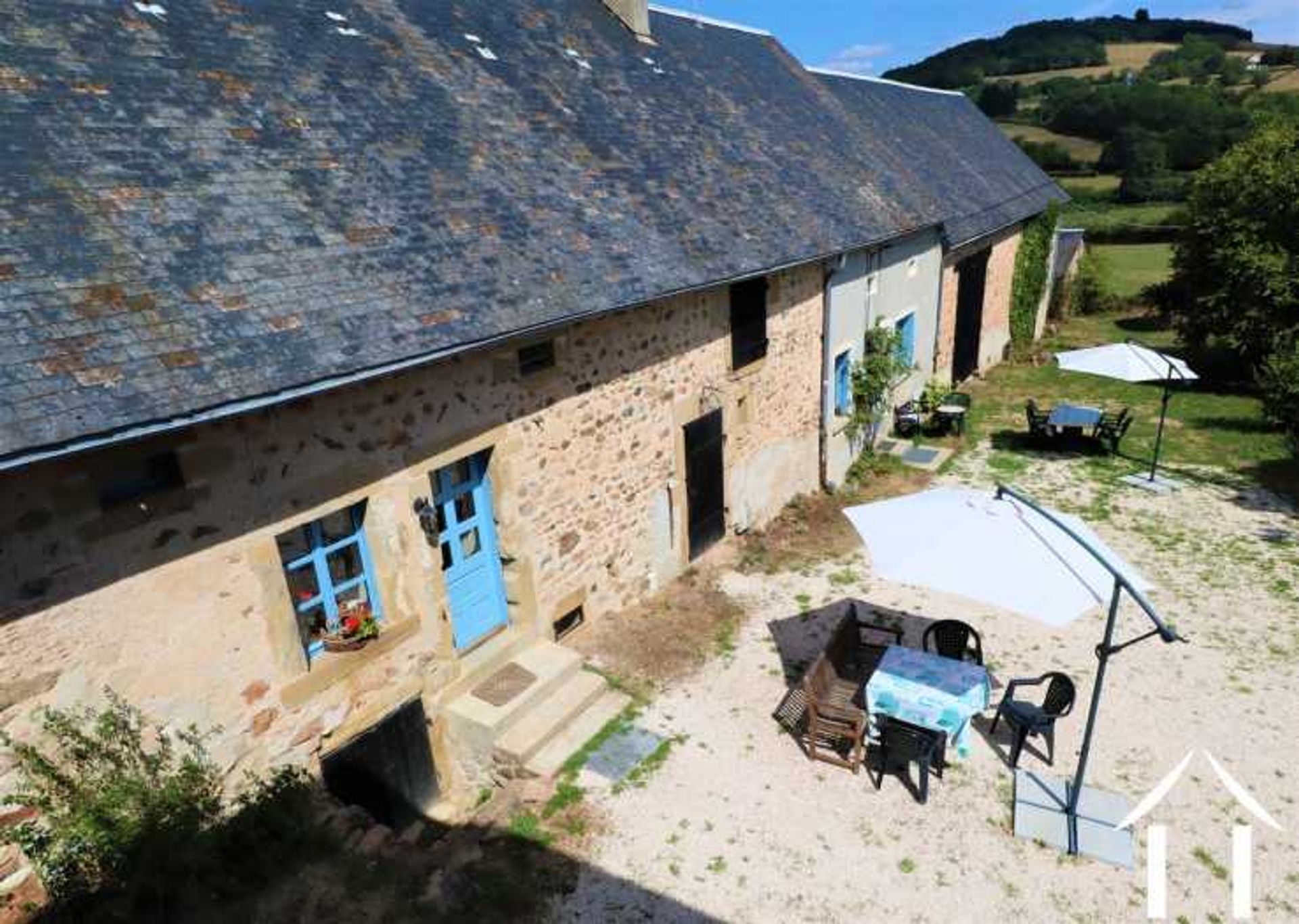 casa en Cussy-en-Morvan, Bourgogne-Franche-Comté 10900686